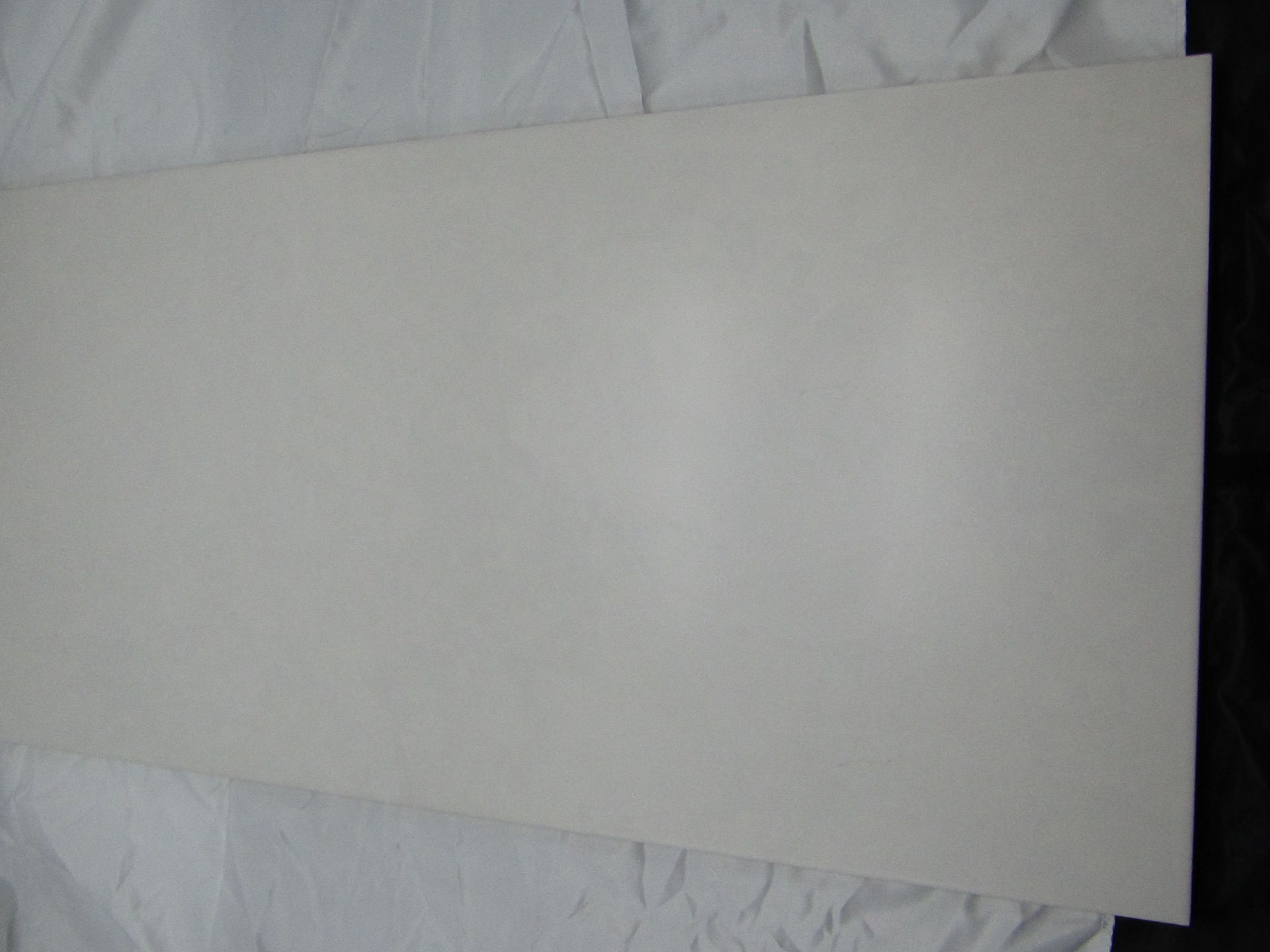 A pallet of 40x packs of 5 Johnsons Tiles 600x300mm Clovelly White wall and floor tiles, new, ref