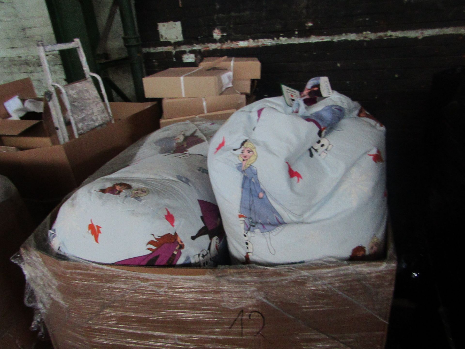 PALLET OF APPROX 12 X FROZEN BEAN BAGS. NEW WITH TAGS