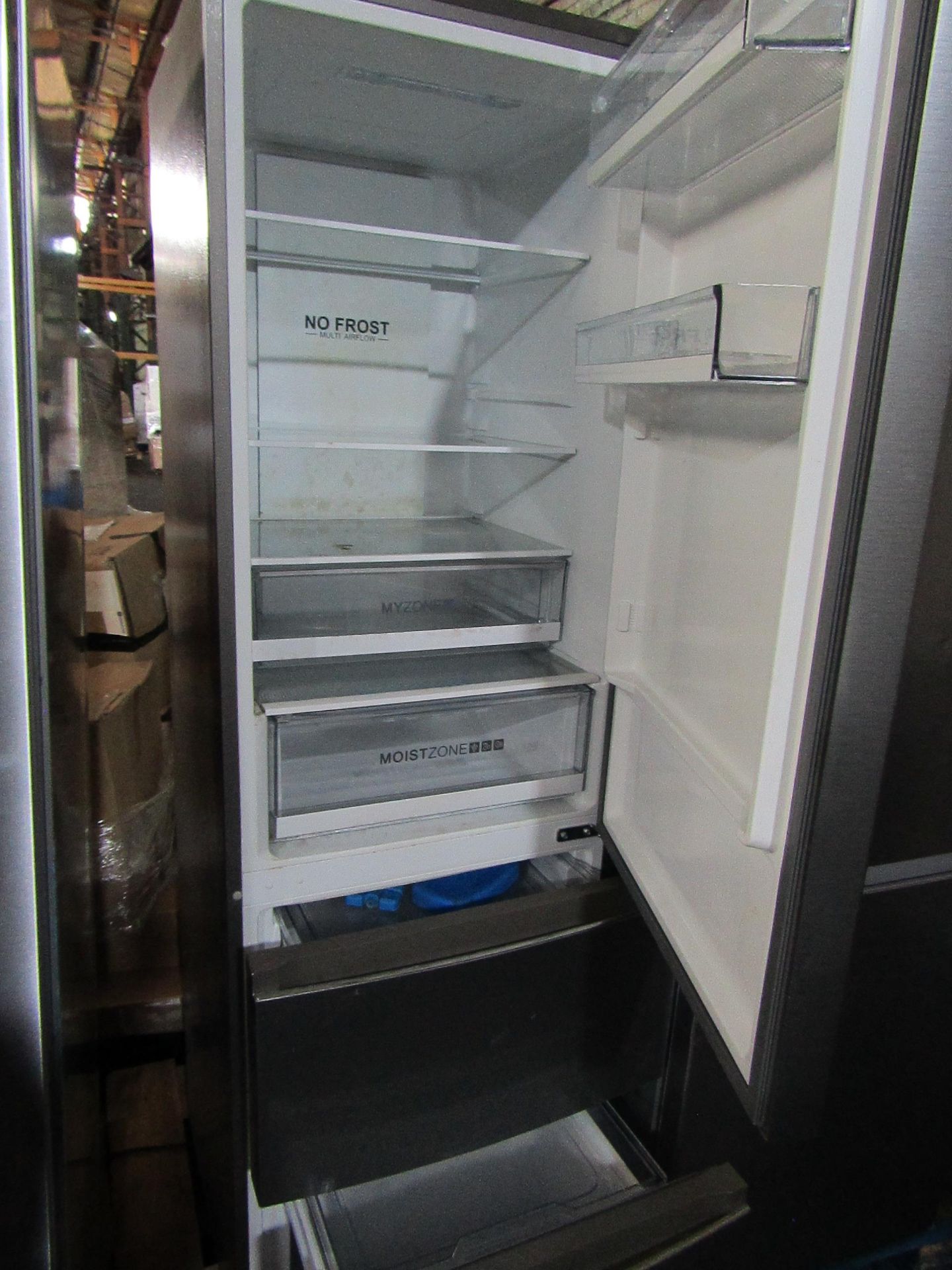 Haier Fridge Freezer, Could do with a clean inside, has a few dents nad marks on the front - Image 2 of 2