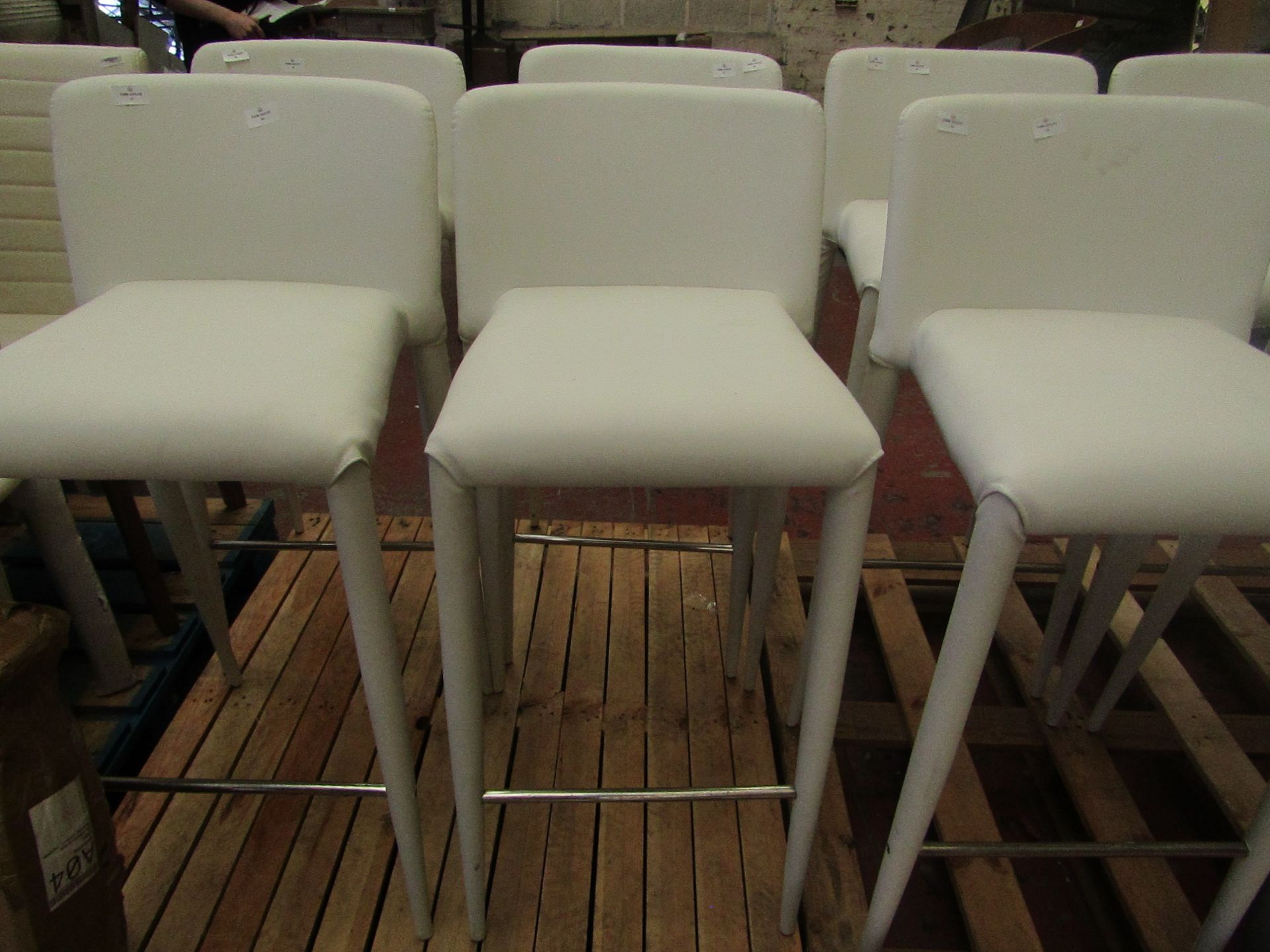 1 x Dwell Svelte Bar Stool White ??DIMs?? RRP £142.00 SKU DWE-APM-147821 TOTAL RRP £142 This lot