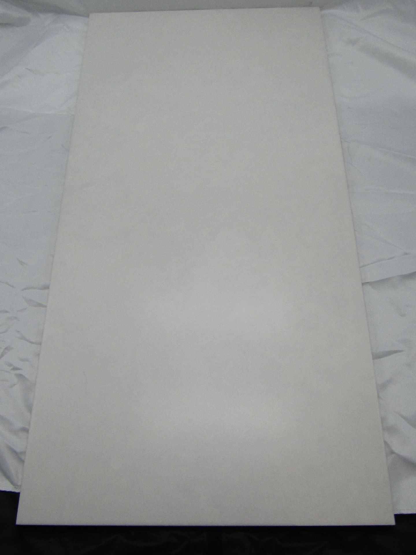 A pallet of 40x packs of 5 Johnsons Tiles 600x300mm Clovelly White wall and floor tiles, new, ref