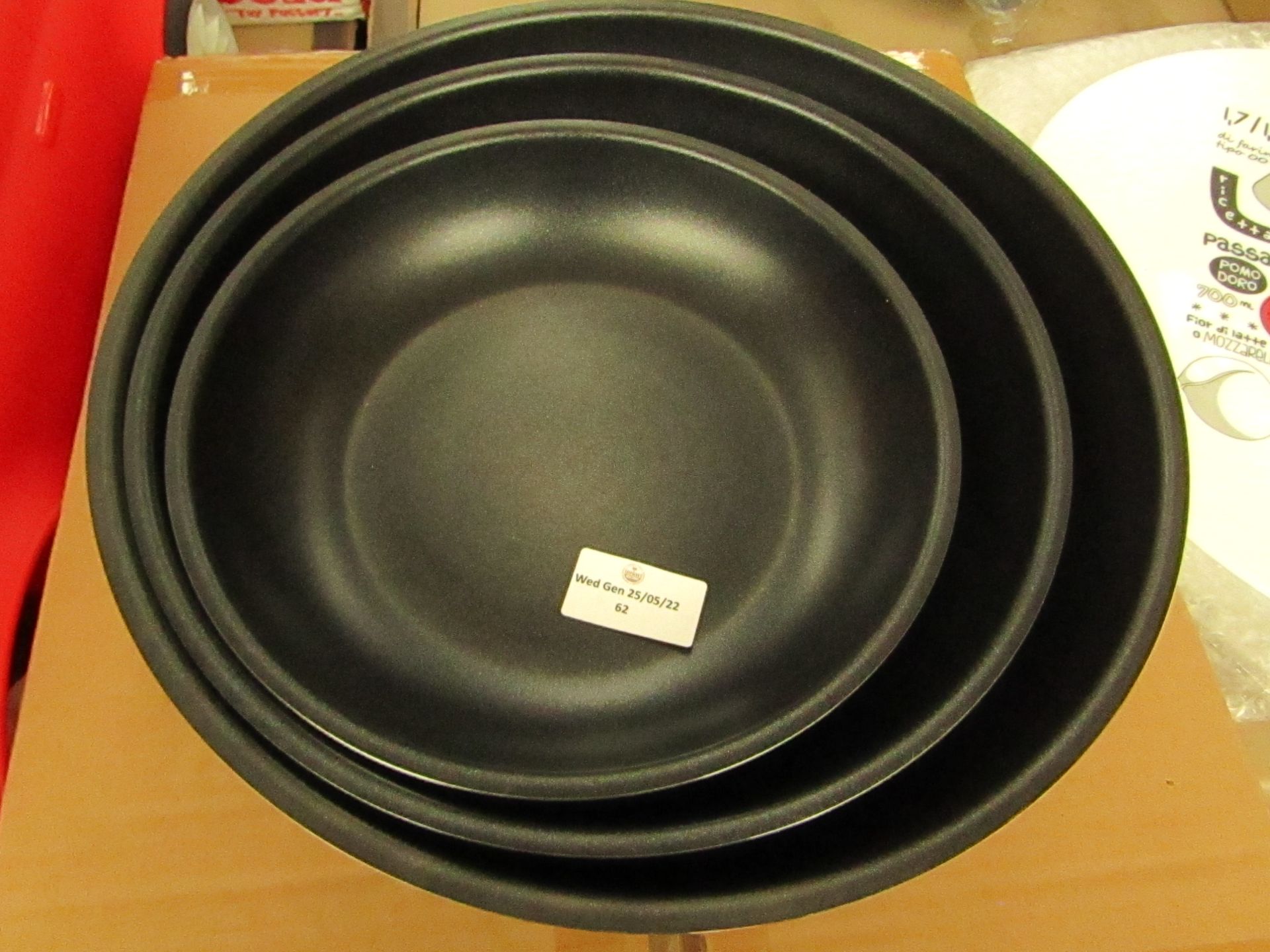 1x Set of 3 Fry Pans - Good Condition However No Handles & Boxed.