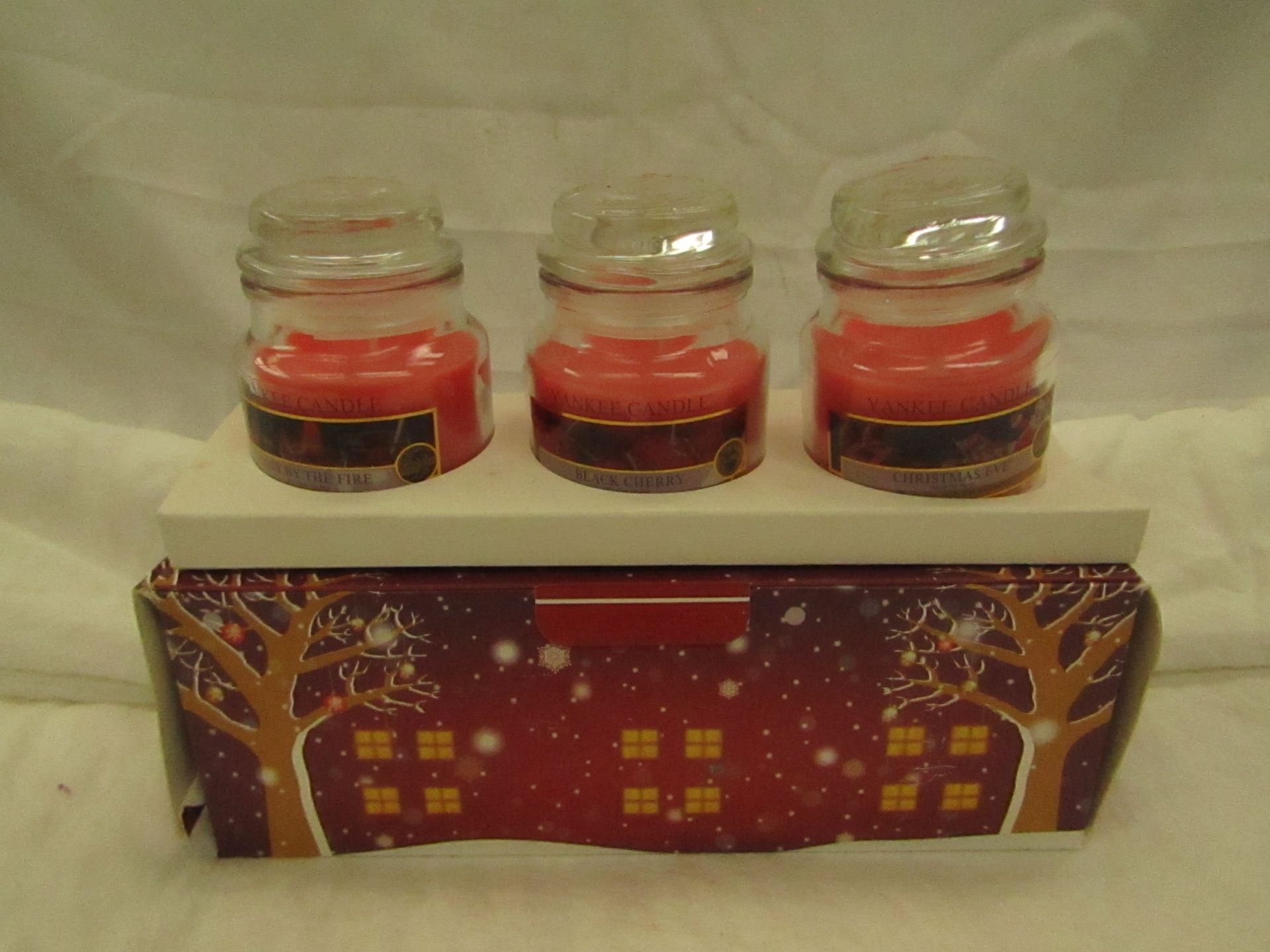 Yankee Candle - Three Small Glass Jar Candles ( Scents Of Christmas ) - 80g Each. - All Unused &