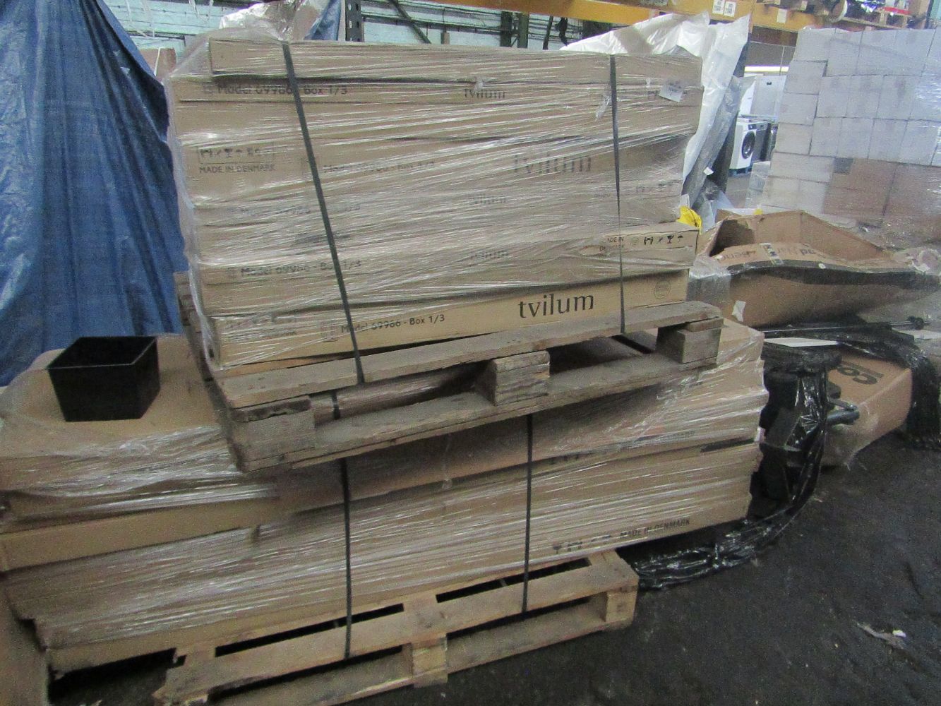 Pallets of overstock and customer returns from B&Q, Howdens and more