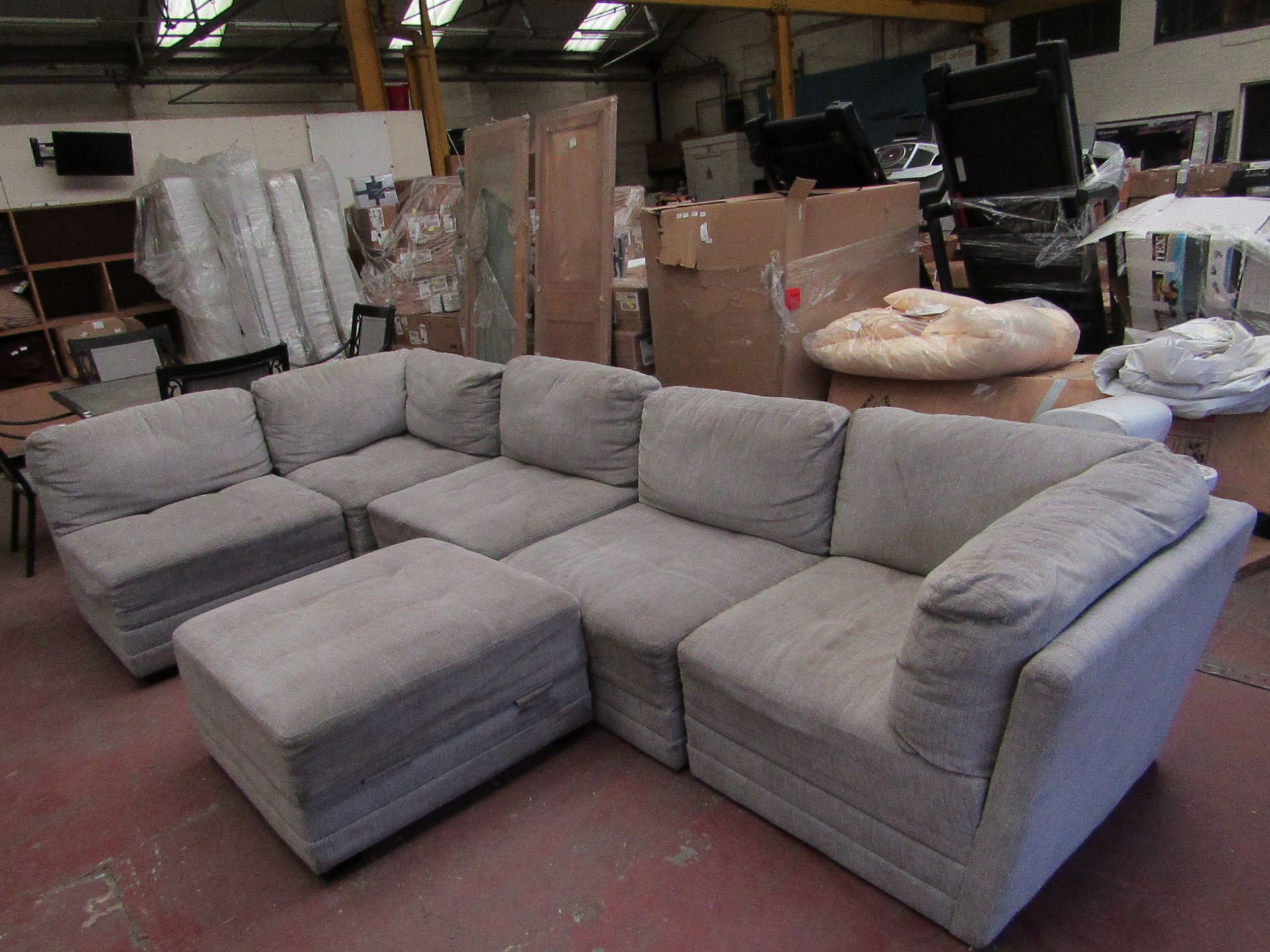 1x Costco Modular Sofa - Light Grey - Okay condition just needs a clean - RRP £2299 |