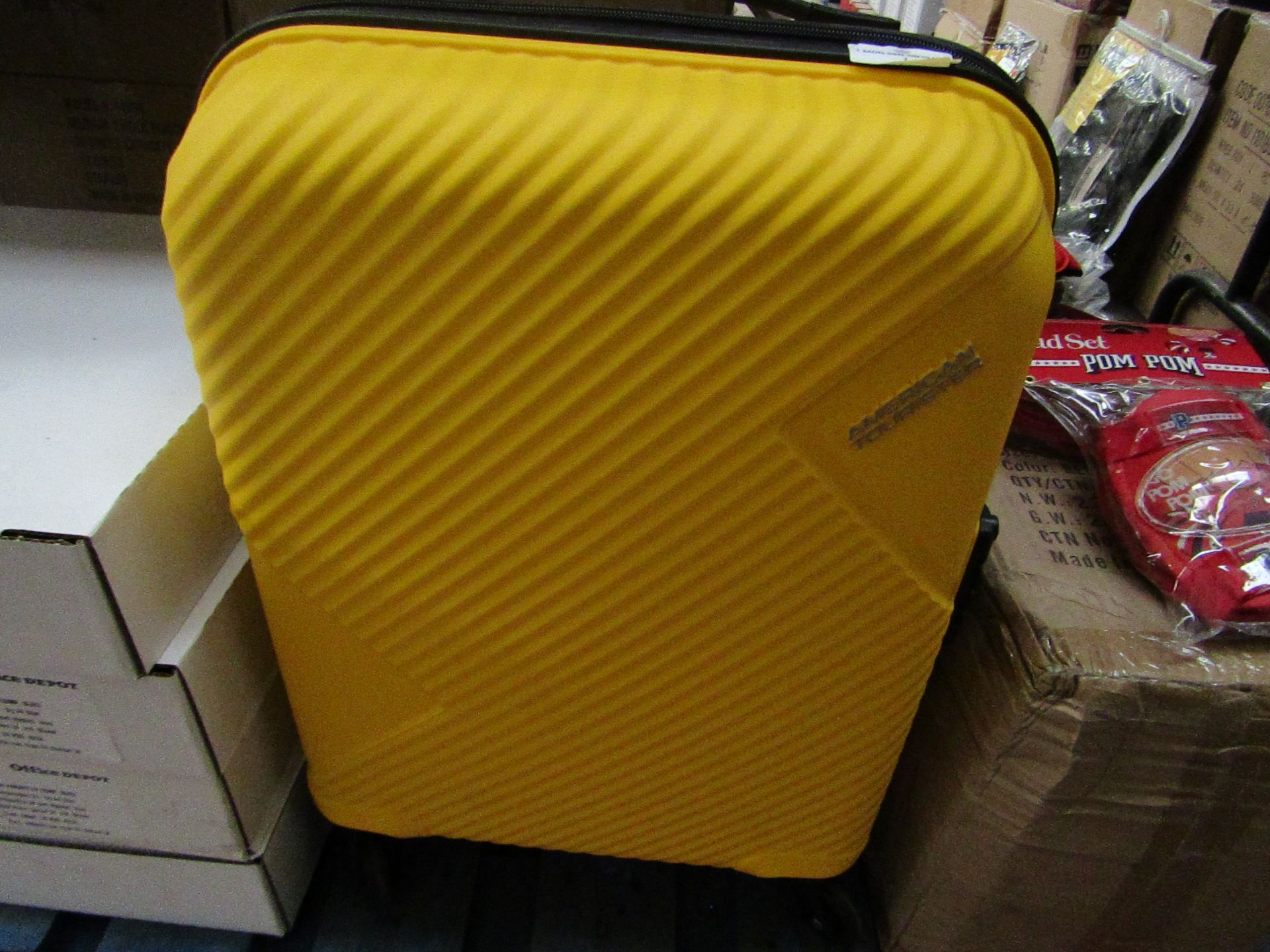 American Tourist - Zakk Carry on Hardside Spinner Case - Yellow - Good Condition, No Visible Damages