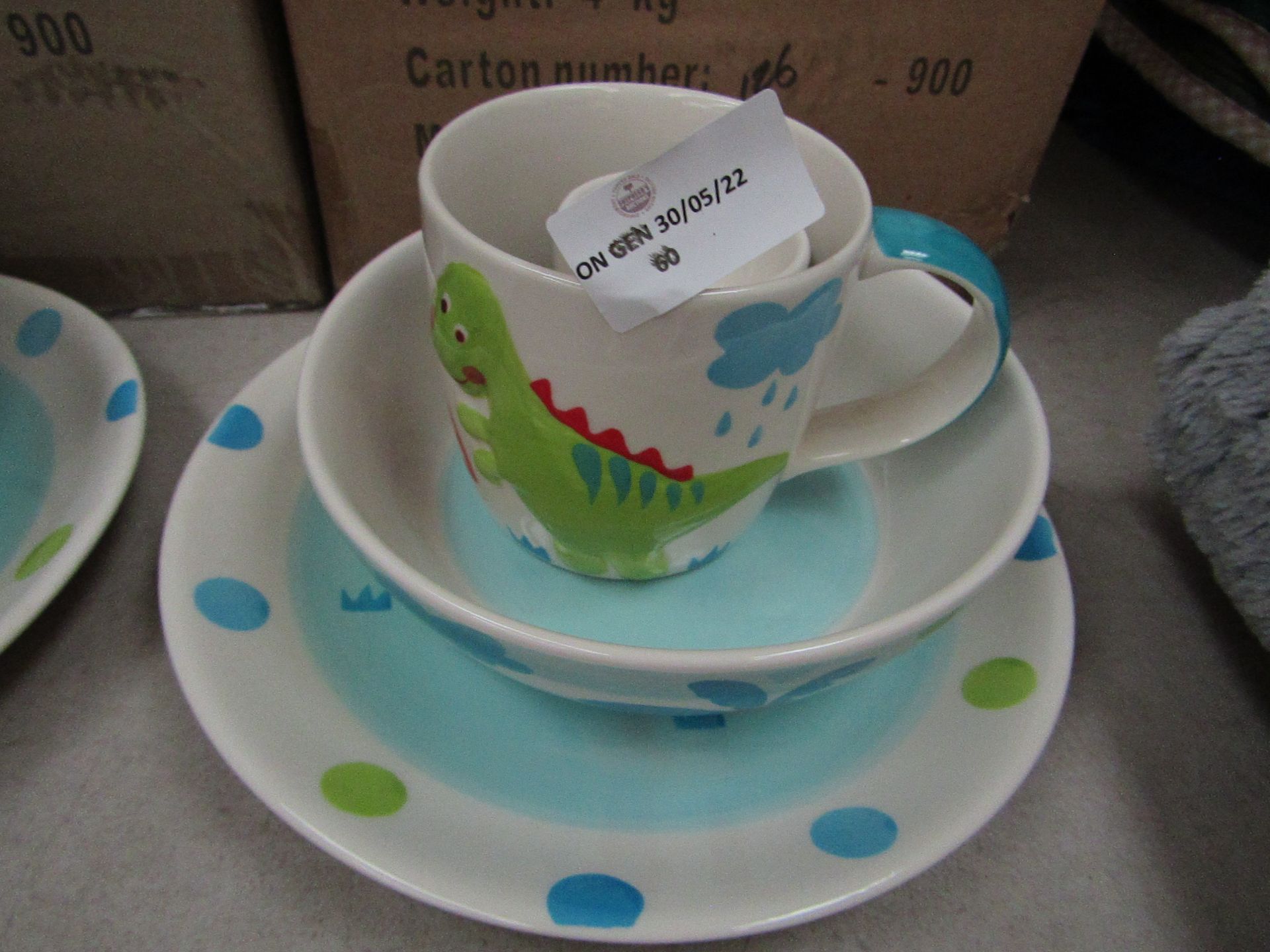 Dinosaur - 4-Piece Dinnerware Set - New.