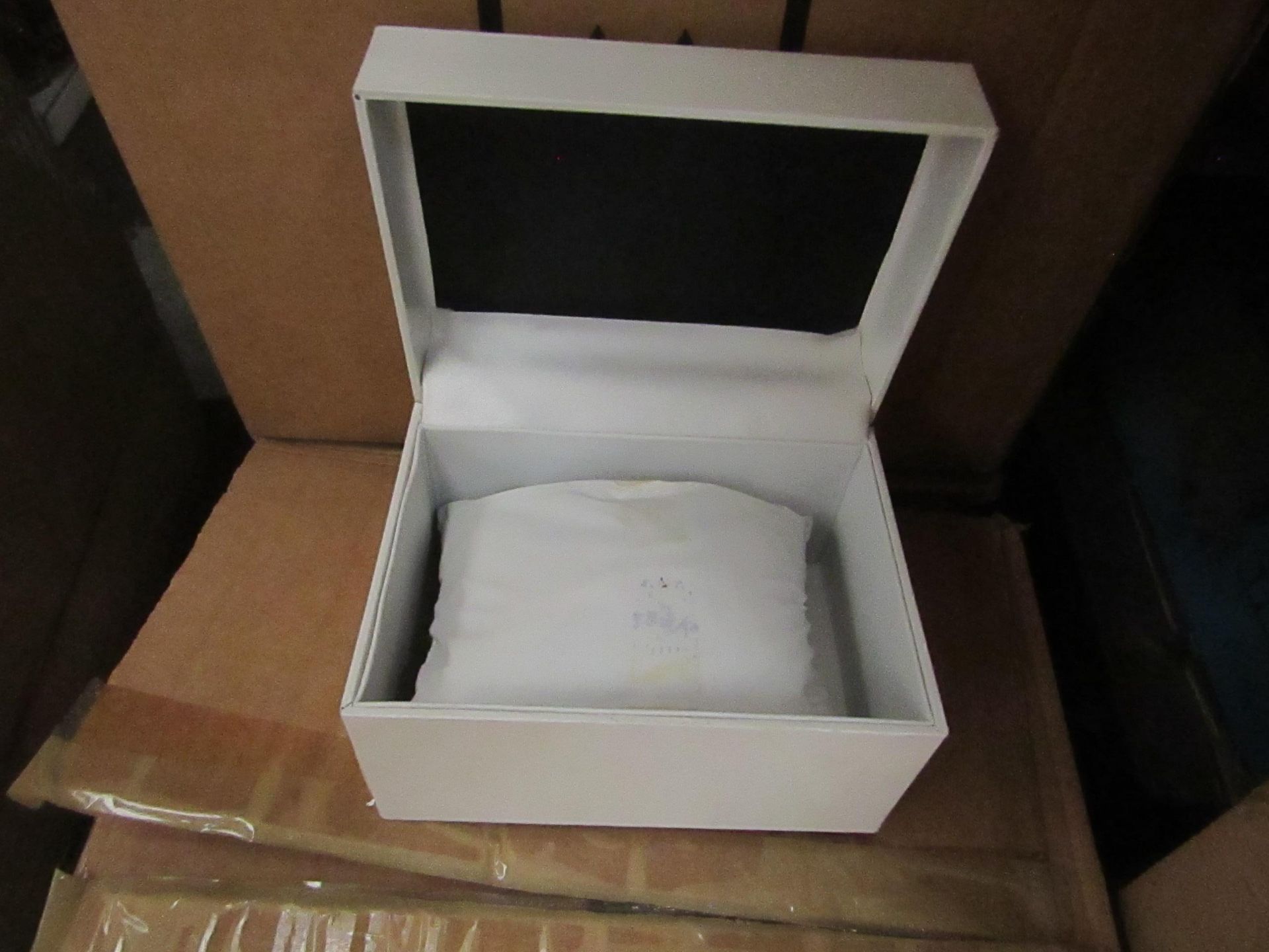 6x Unbranded - White Jewellery / Watch Boxes - All Unused.