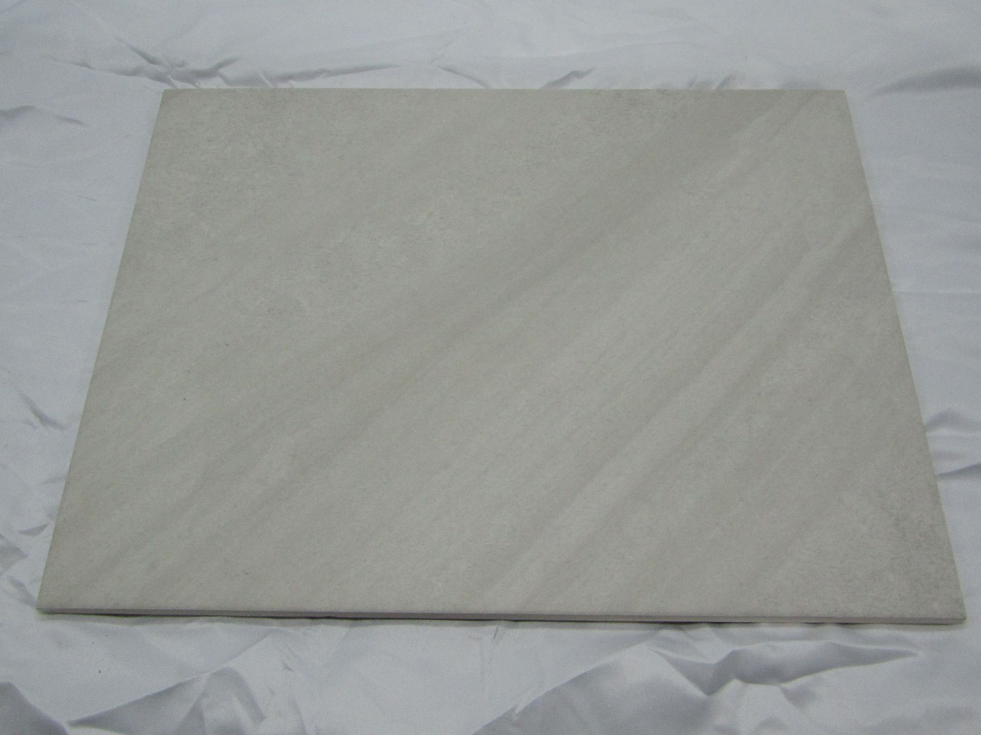 A pallet of 40x packs of 5 Homebase 600x300mm Distressed Damask Grey wall tiles, new, ref code