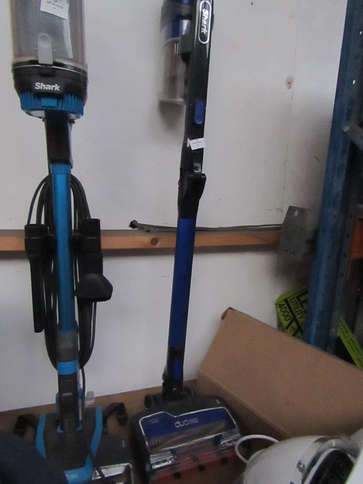 Shark Duo clean - Cordless Stick Vacuum Cleaner - tested and working for Suction and b oth heads