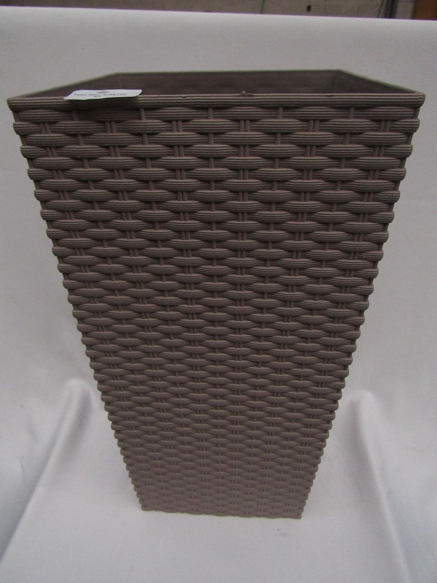 1 X Plastic Woven Style Planter 16" High 8" Diameter