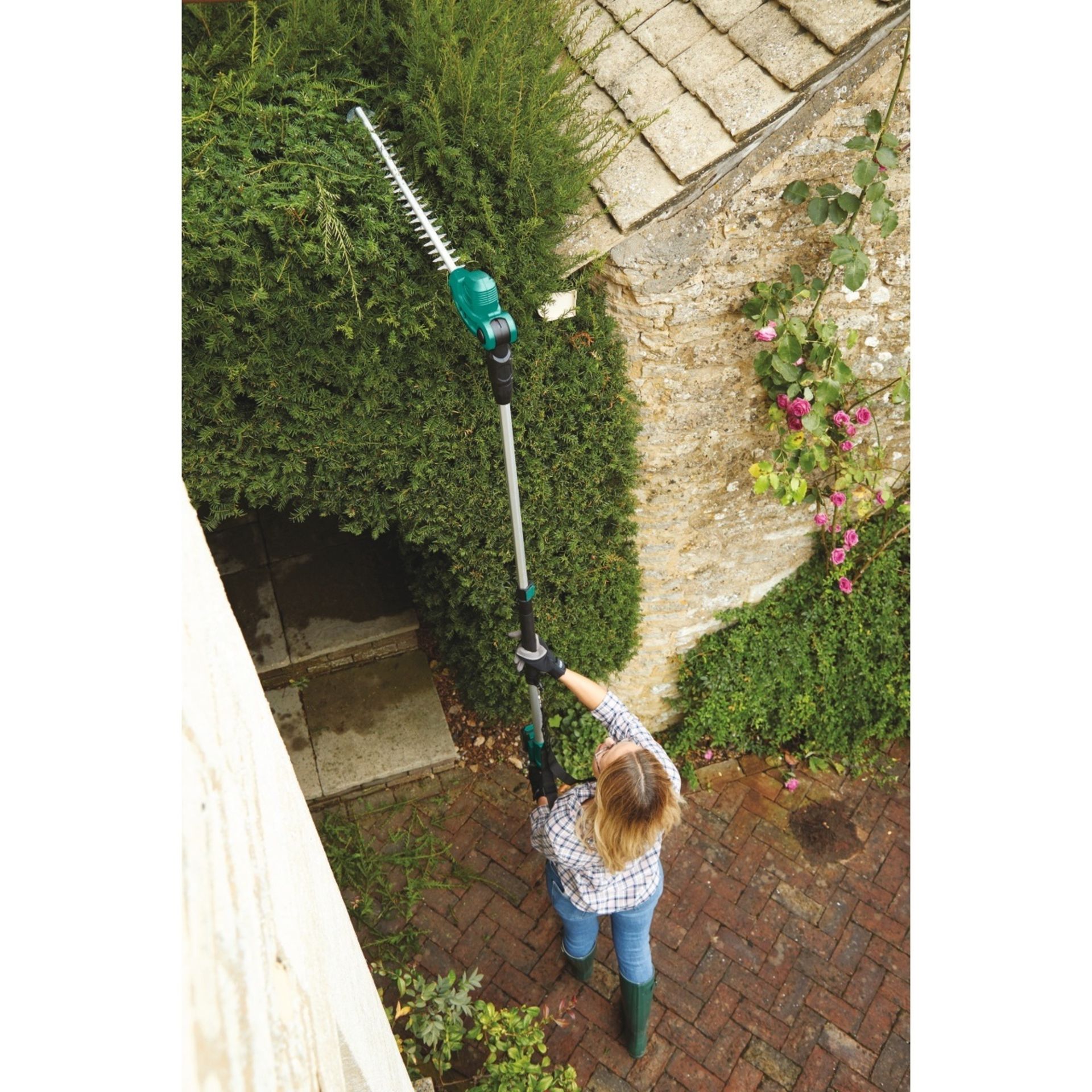 Bergman - 18v Cordless Telescopic Hedge Trimmer - Battery Not Included - New & Boxed. RRP £69.95