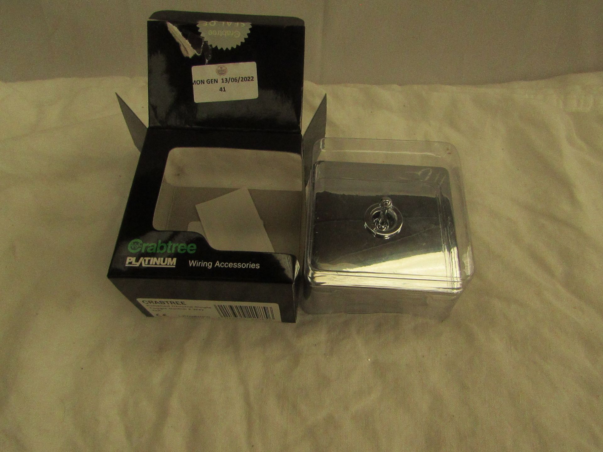 Crabtree - Polished Chrome Single Toggle Light Switch ( 2-way 10A ) - Unused & Boxed.