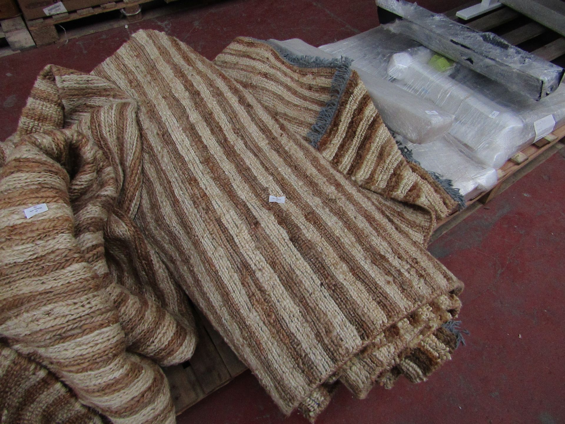 | 1X | OKA WOVEN LARGE RUG | SEE PIC FOR DESIGN | LOOKS IN GOOD CONDITION | RRP œ - |
