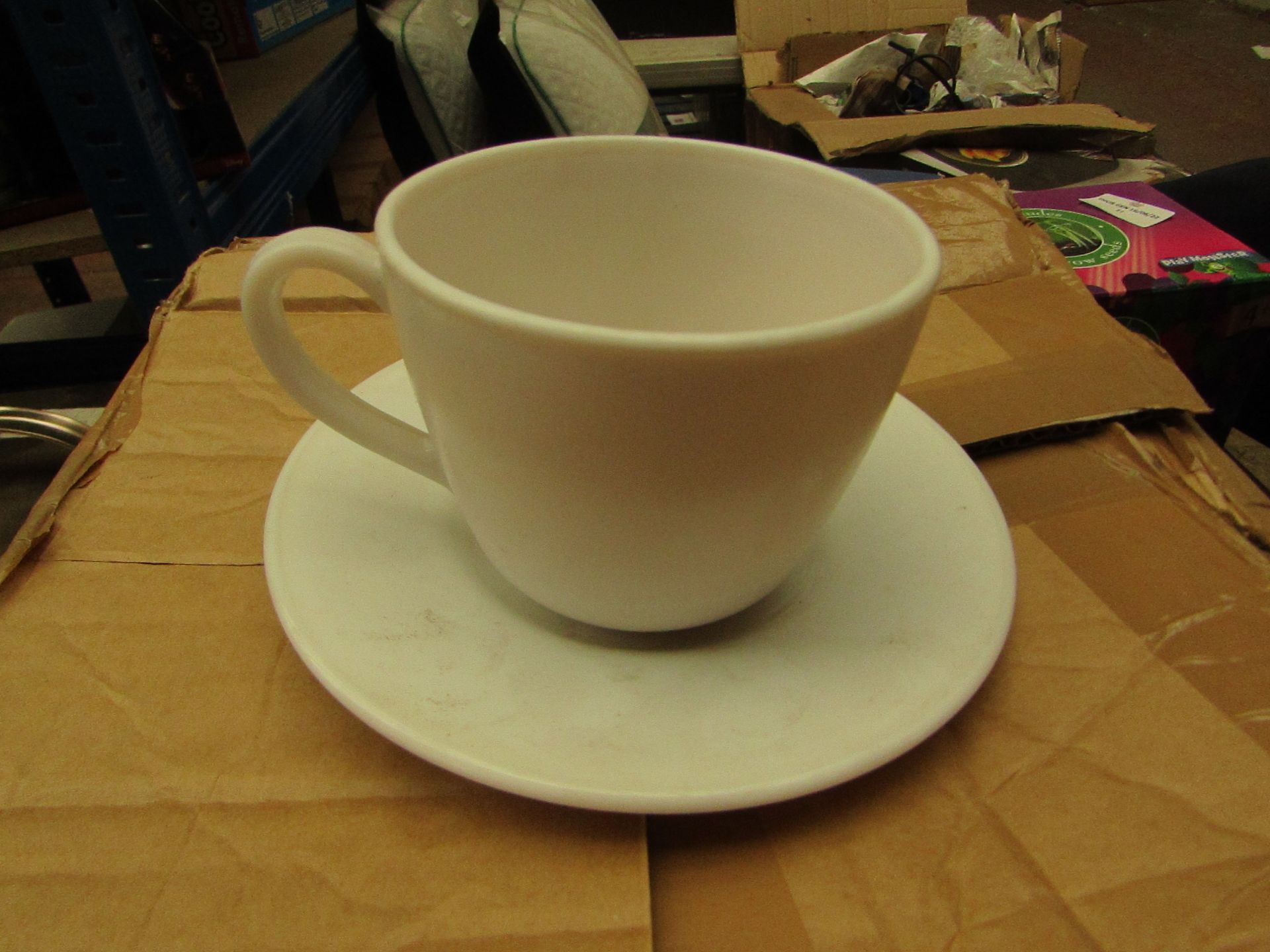 Biox of approx 15x Bormoli Rocco White cupa nd Saucer sets