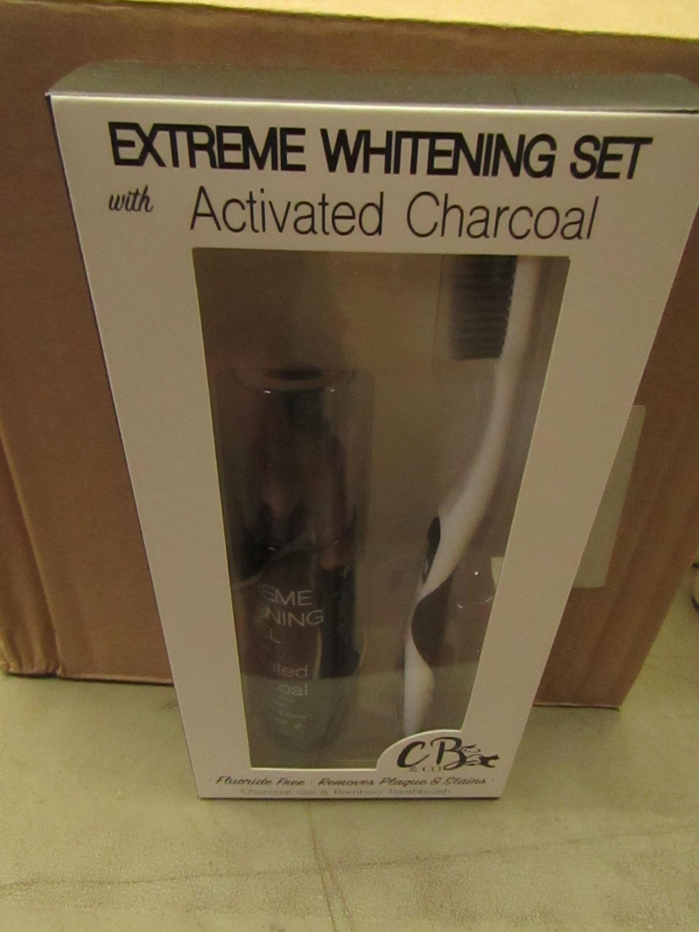 Box of 8x Charcoal Activated extreme teeth Whitening set, includes the Charcoal Gel and