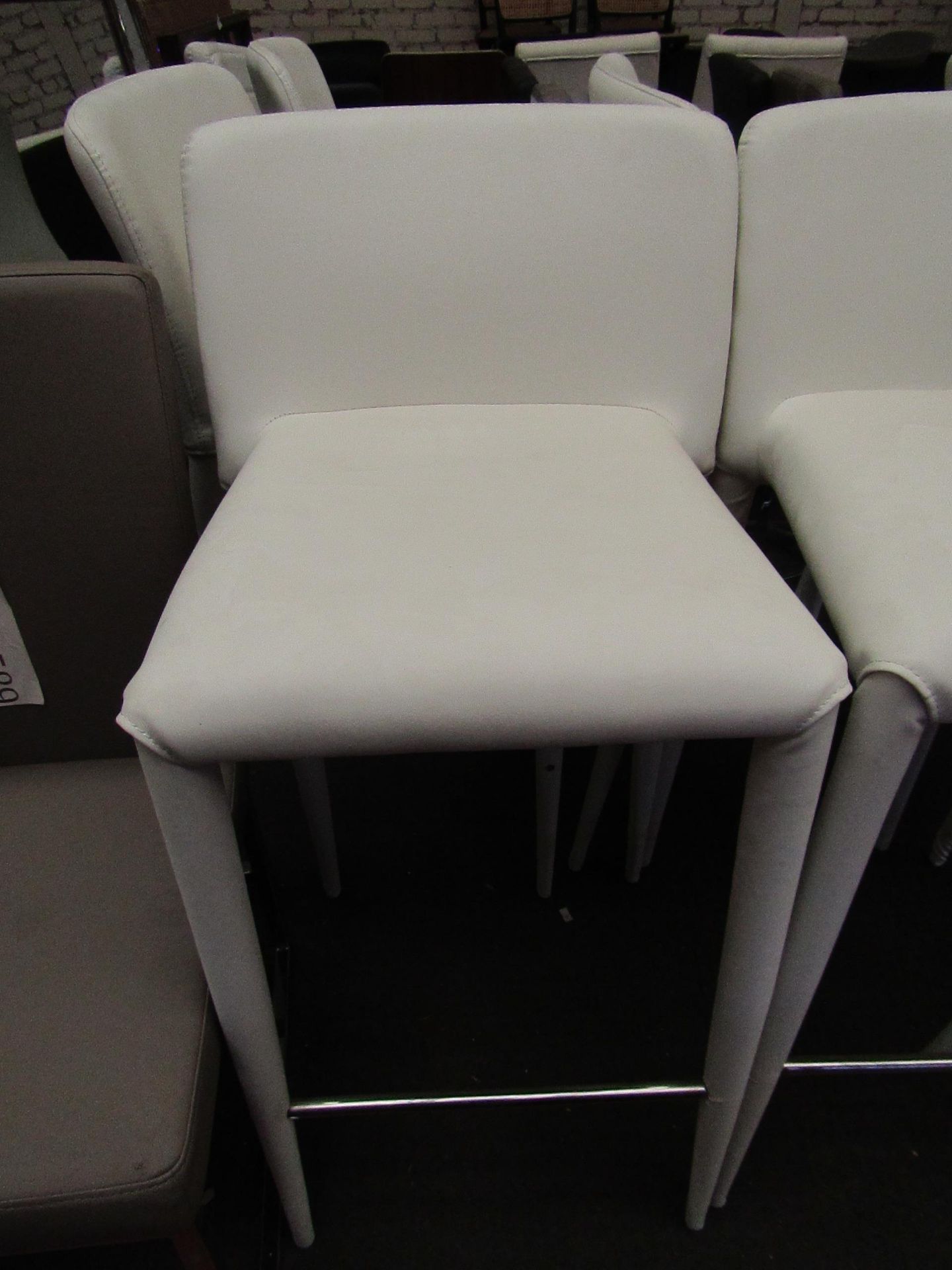 1 x Dwell Svelte Bar Stool White ??DIMs?? RRP £142.00 SKU DWE-APM-147821 TOTAL RRP £142 This lot