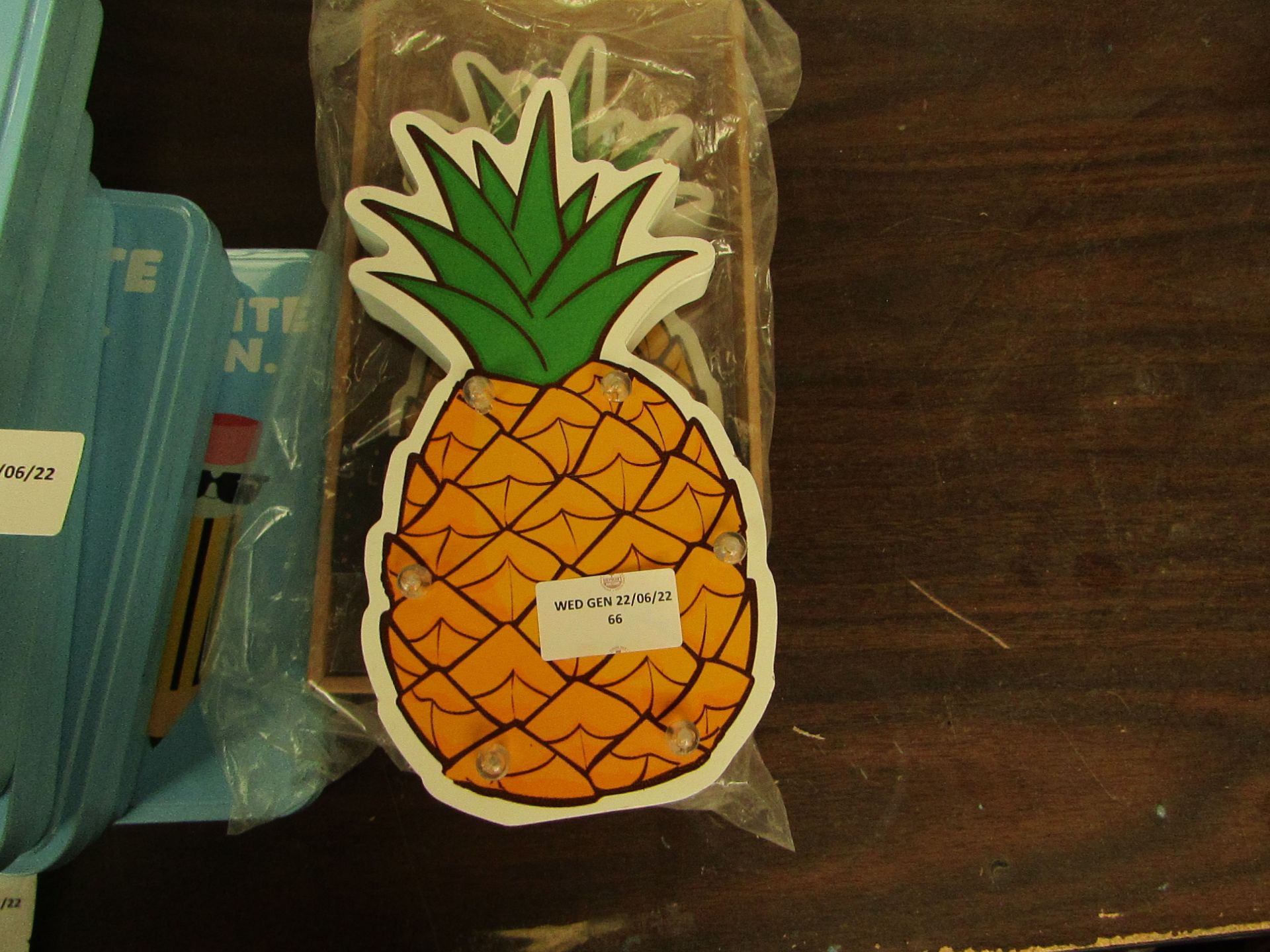 2x Flair - Small Pineapple LED Plaque ( Battery Operated ) - Unused.