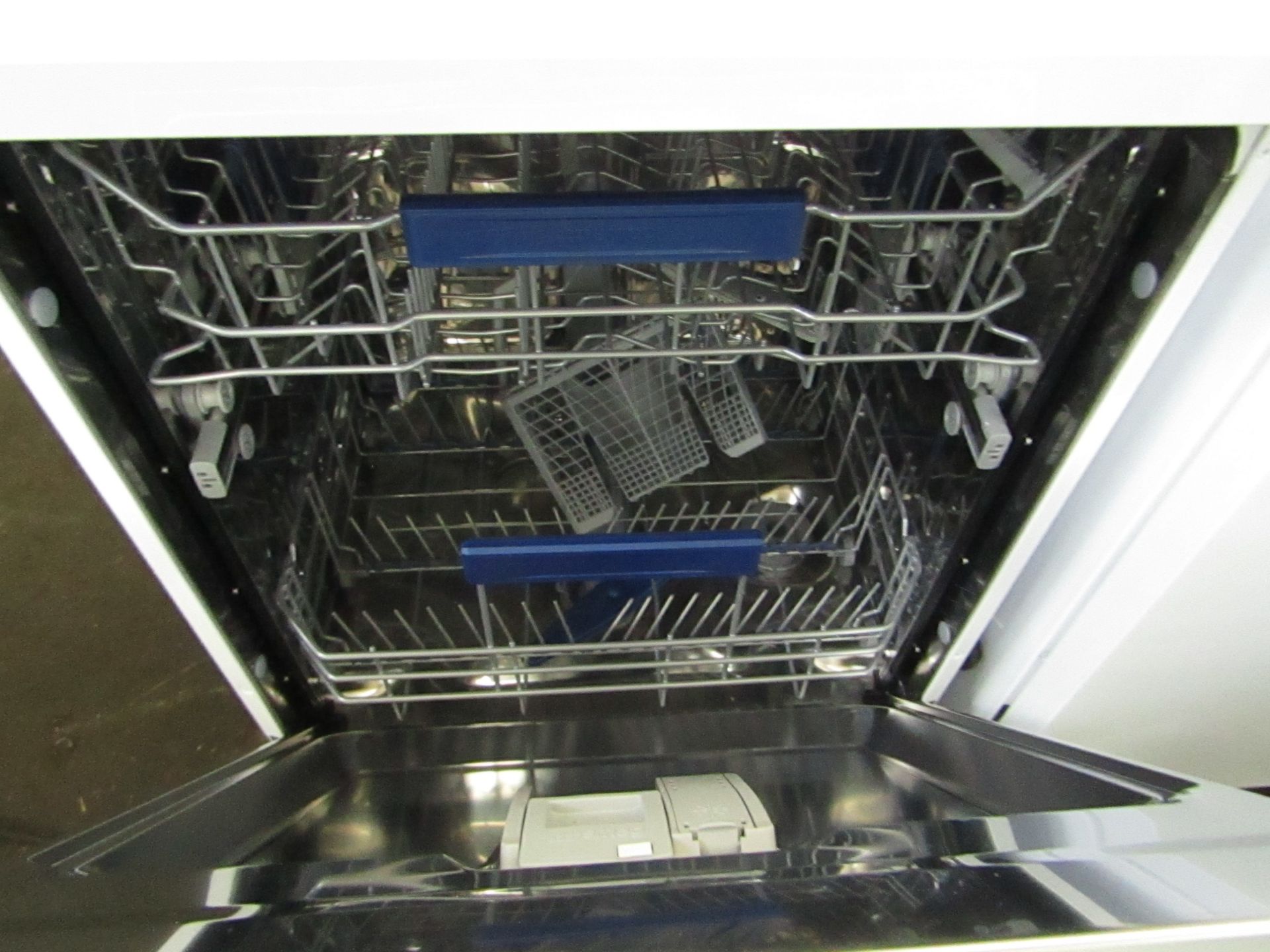Smeg Dishwasher, Powers on and looks clean inside - Image 2 of 2