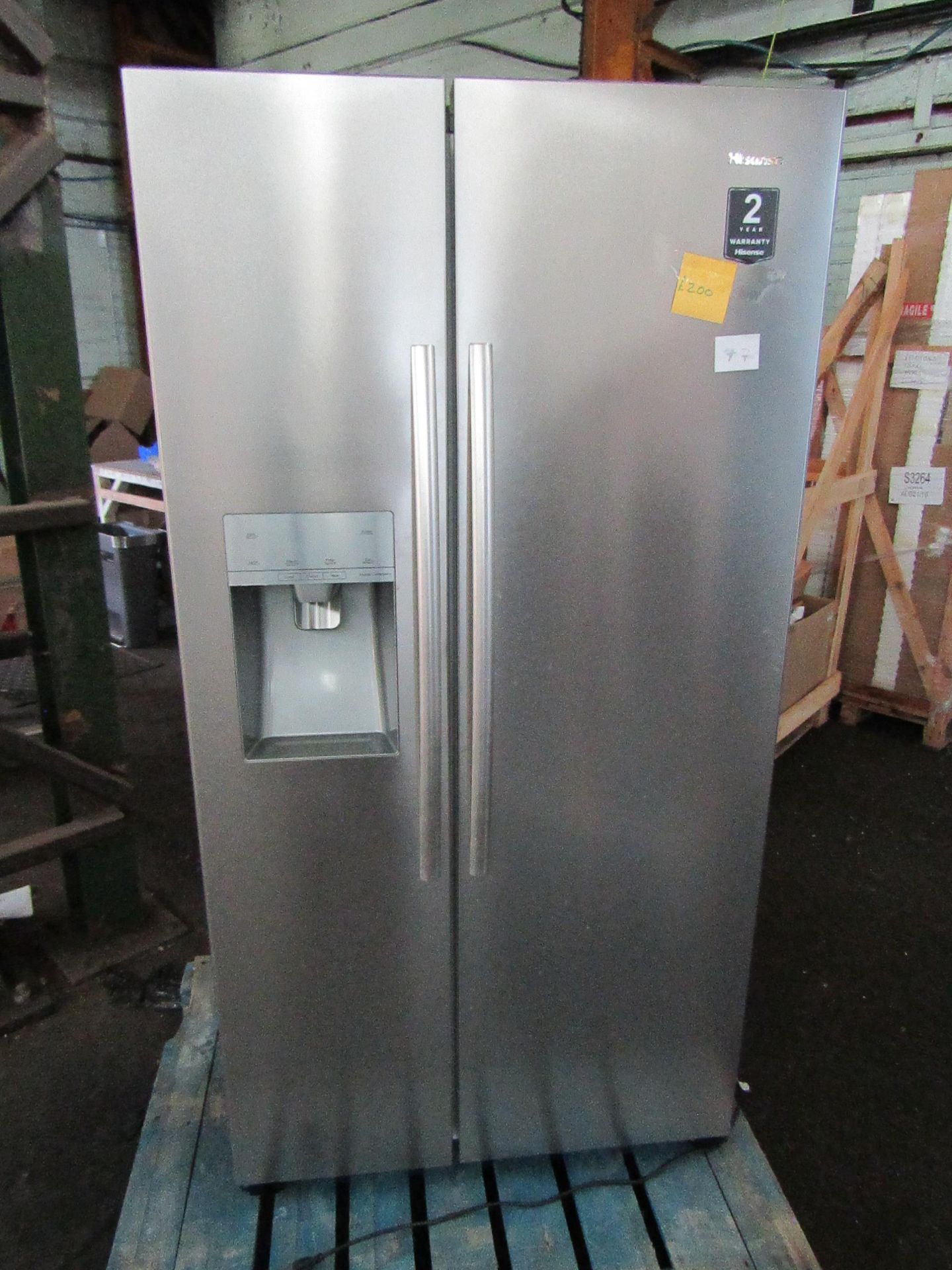 Hisense RS694N4 Amerivcan fridge freezer with water and Ice dispenser, Tested and working for