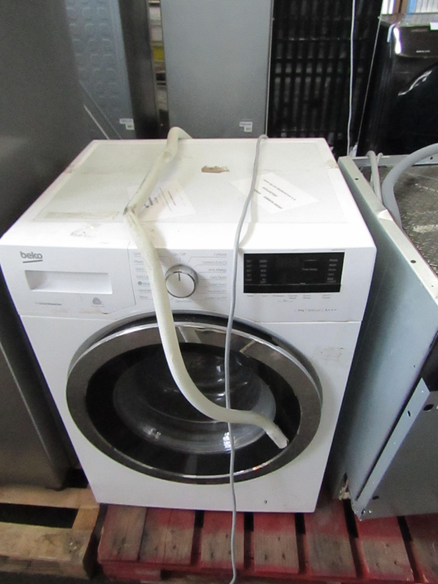 Beko Washing Machine Model No. WR862441W_WH in White RRP ô?279.00, no power when plugged in