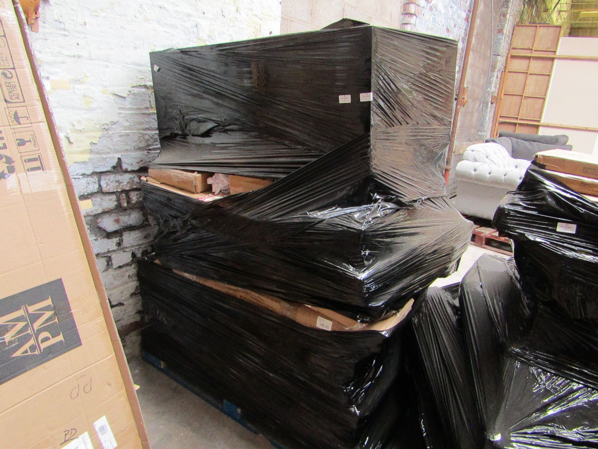 | 1x | Pallet containing approx 30 Items of Flatpack Furniture from Urban Living - All Unchecked,