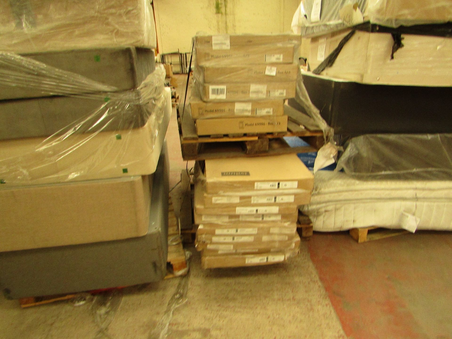 PALLET OF FURNITURE PARTS. UNCHECKED