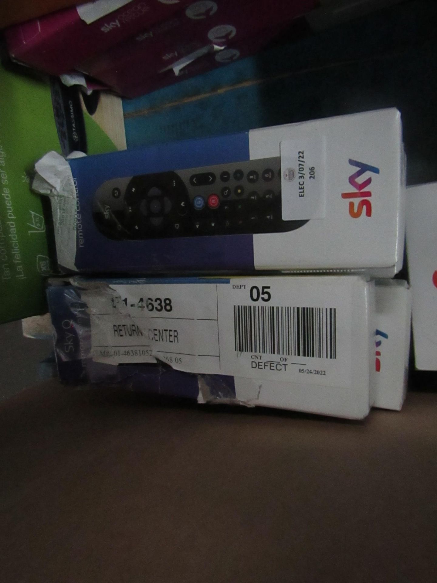 | 8X | SKY Q REMOTE CONTROLS | UNCHECKED BOXED RETURN | ITEMS ARE COMPLETELY UNCHECKED FOR PARTS