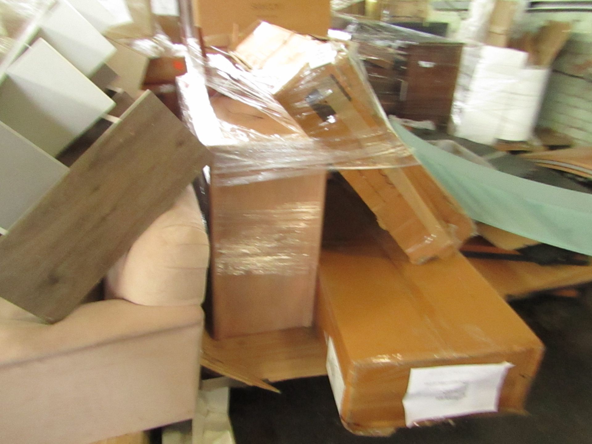 This mixed lot is for 12 furniture itemsfrom Swoon total RRP ¶œ4638