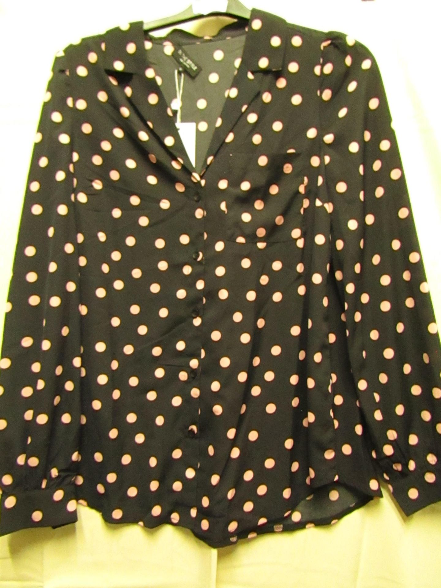 In The Style Blouse Black With Pink Dots Size 12 ( Although New With Tags The Label Has Come Off )