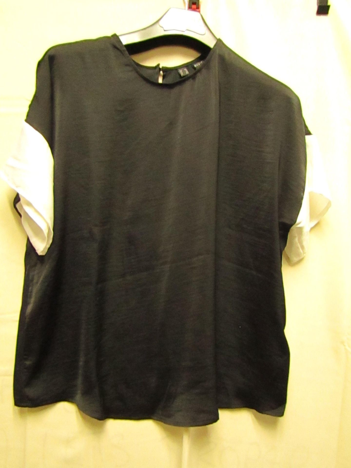 BodyFlirt Black/White Top Size 10 Looks New No Tags