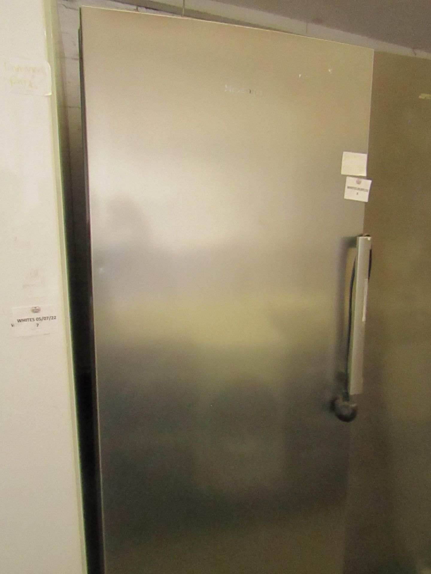 Hisense - Stainless Steel Freestanding Fridge - Dent On Bottom & Door Handle Scratched - Tested