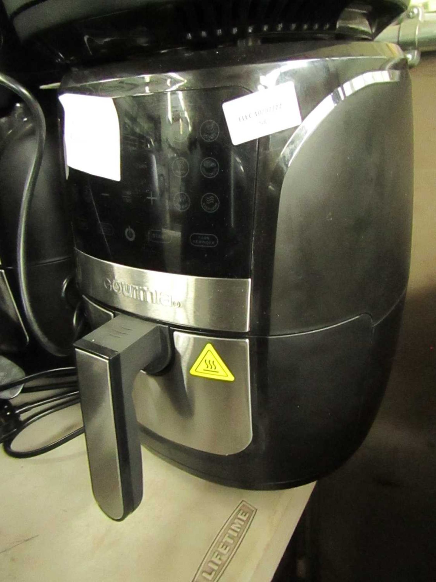 VAT Gourmia Air fryer, Powers on and heats up, tested working