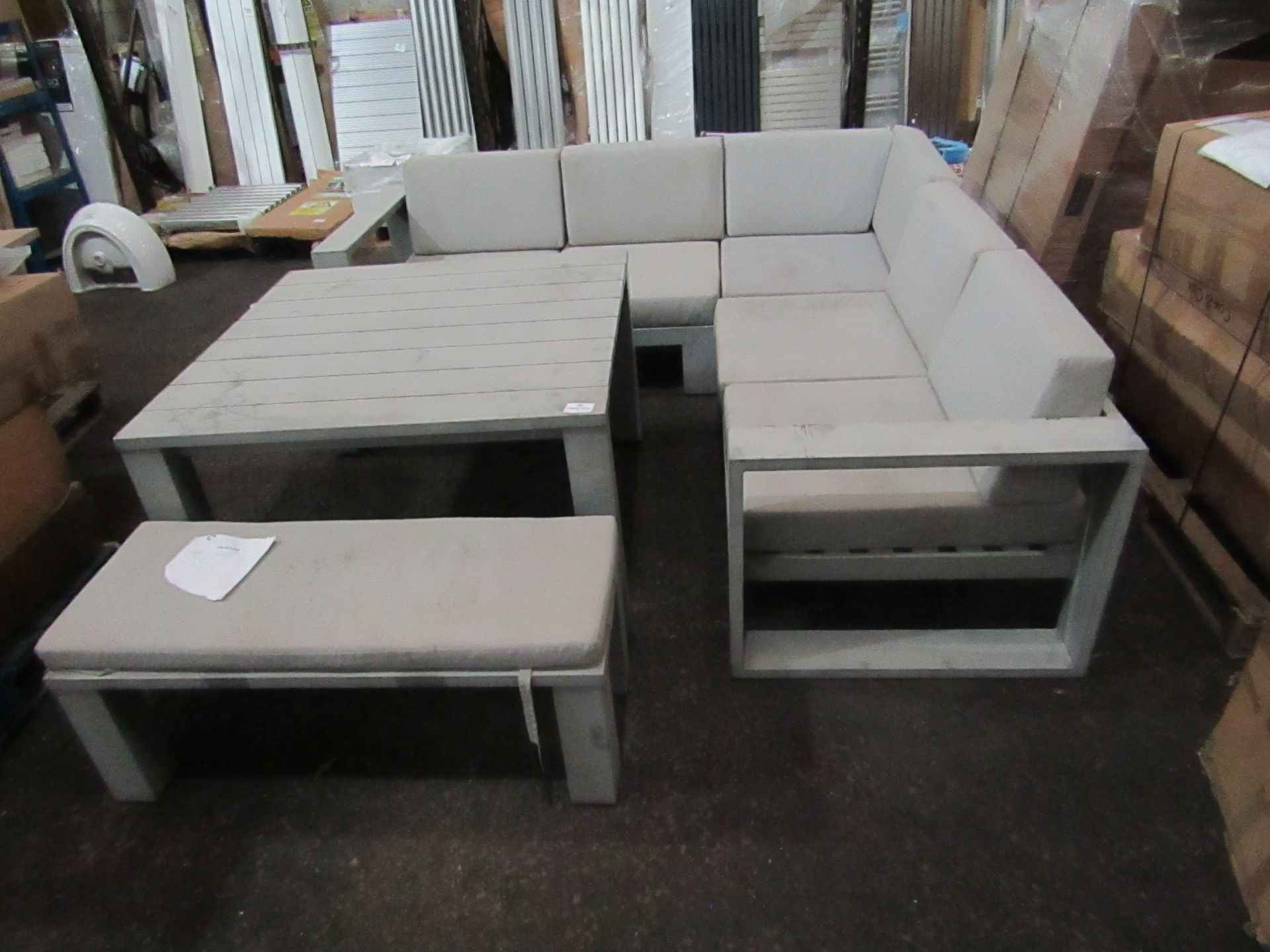 VAT 1x Cox & Cox Outdoor Corner Set - Used Condition, Repaint is suggested - RRP £-