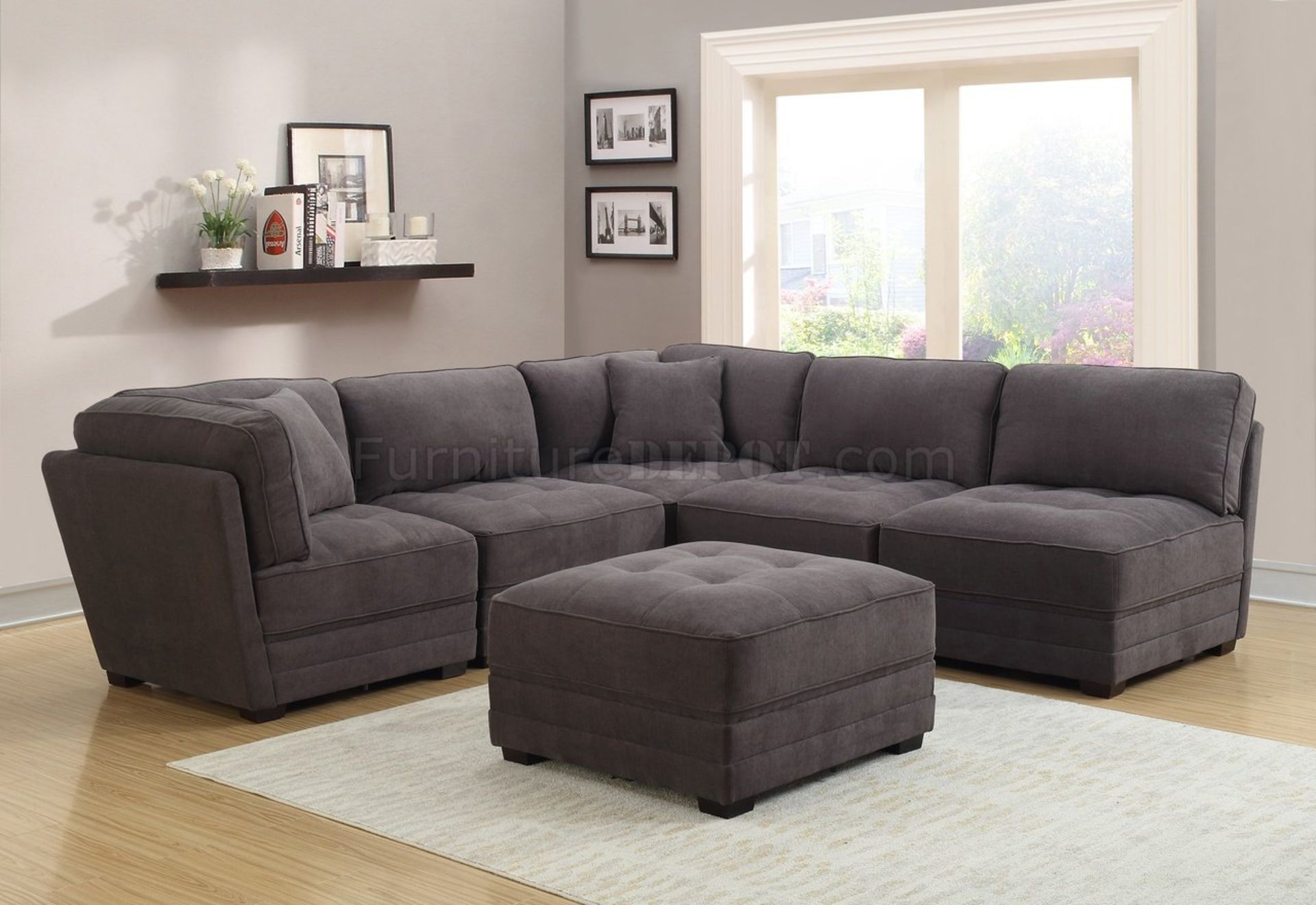 VAT M-Star 6 piece sectonal sofa, in good condition but could do wiuth a clean and there are a few