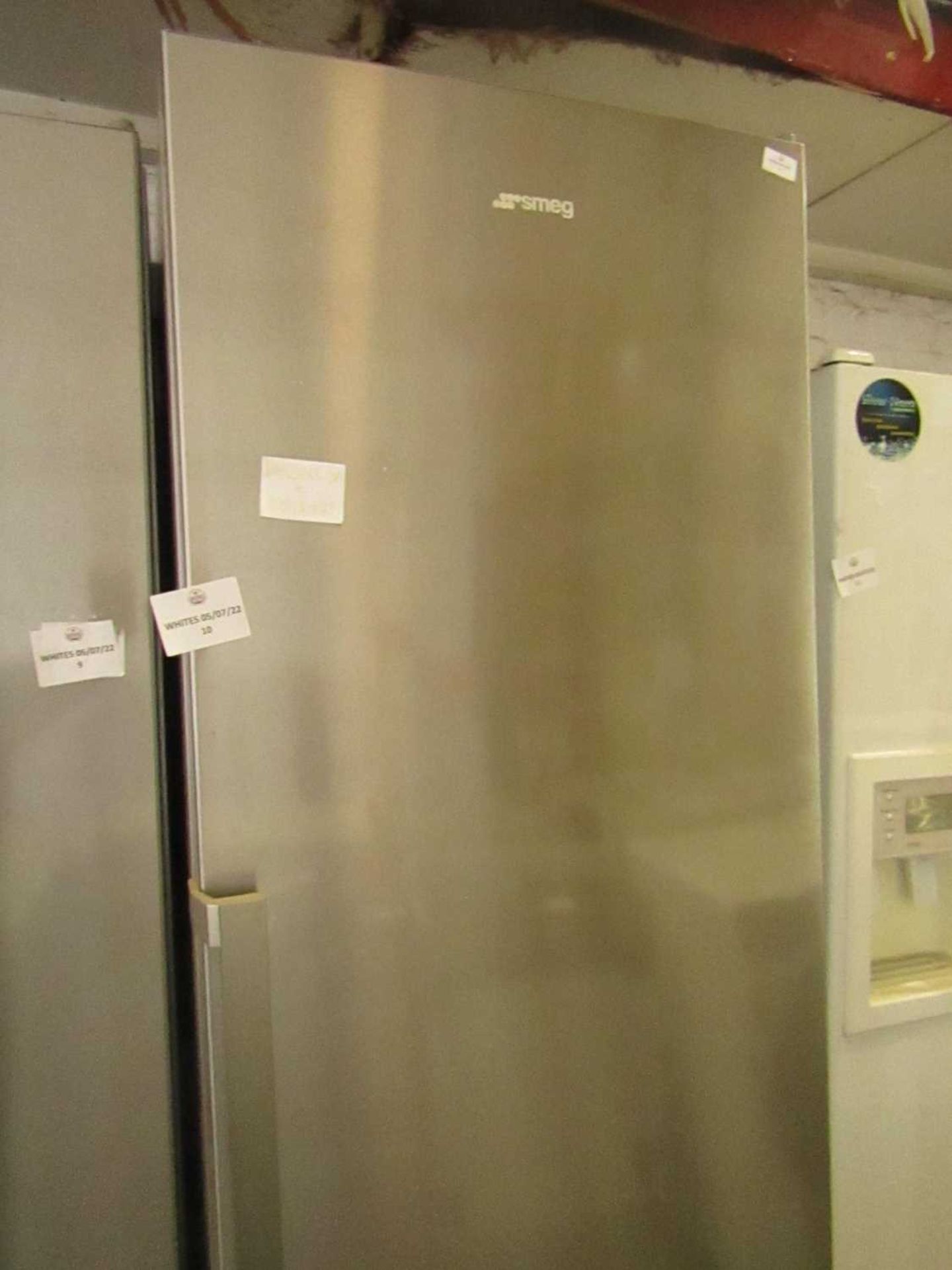 VAT Smeg - Freestanding Fridge - Clean On Inside - Powers On & Cold Tested Working.