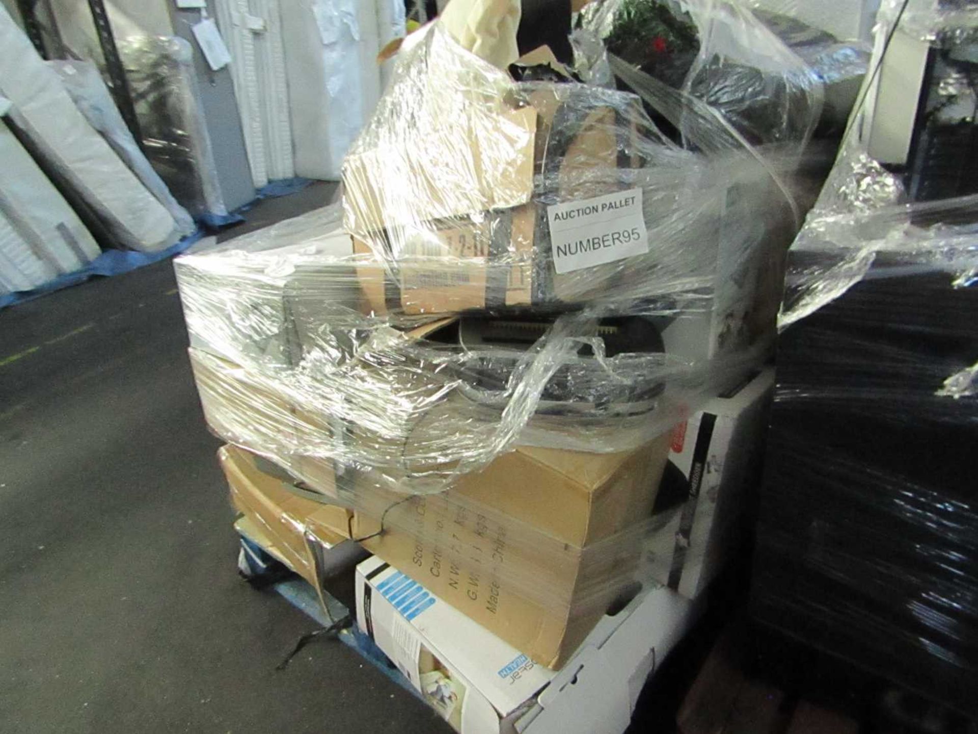 VAT 17 ITEM MIXED LOT!! Returns from a high street retailer - total RRP £780 - This lot contains