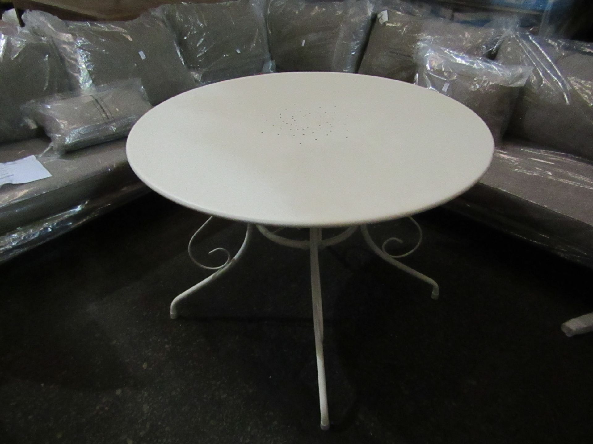 VAT 1x Outdoor Foldable Garden Table - We Have Checked One & Appears to be in Good Condition.