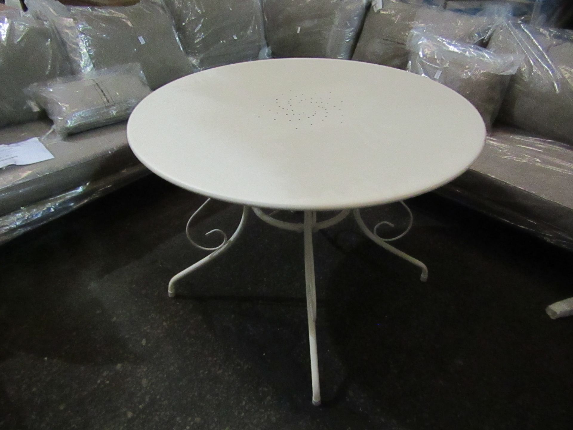 VAT 1x Outdoor Foldable Garden Table - We Have Checked One & Appears to be in Good Condition.