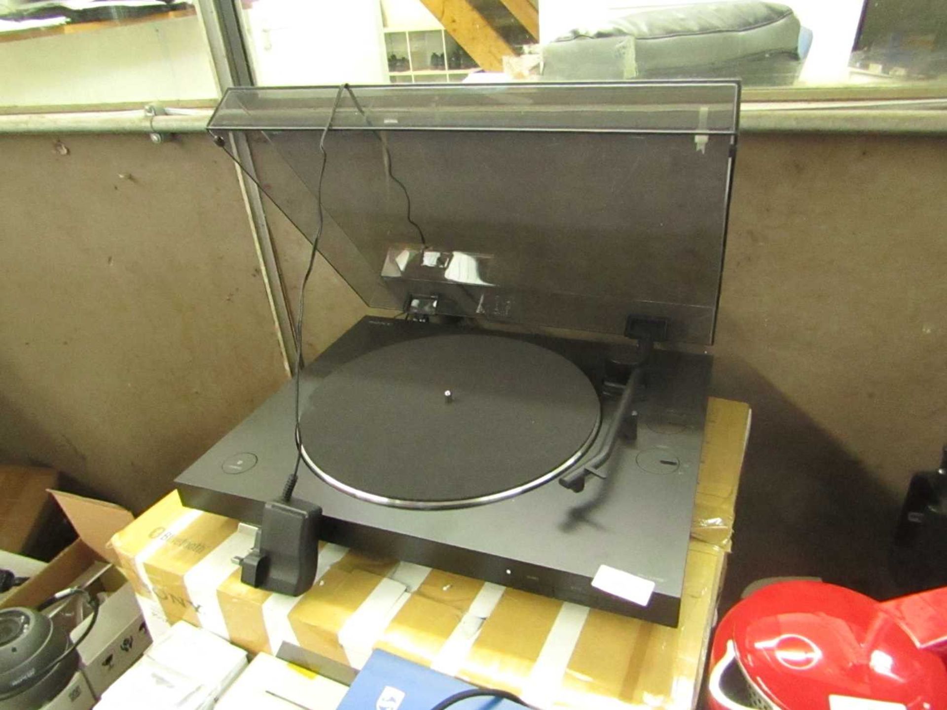 VAT Sony PS-LX310BT Stereo Turntable system, RRP œ219, it powers on and the motorised spindle