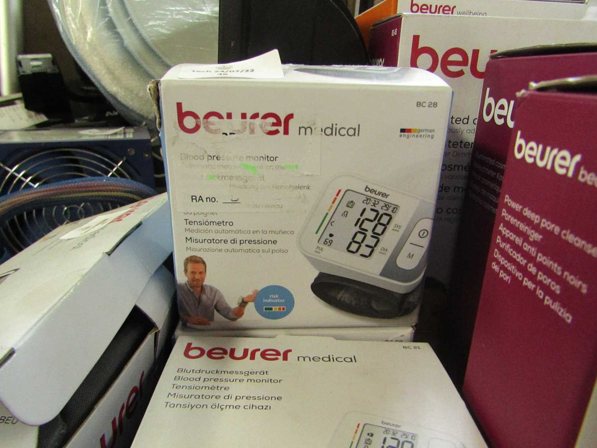 VAT 1x Beurer Medical Blood Pressure Monitor BC28 - This item is graded B - RRP œ24