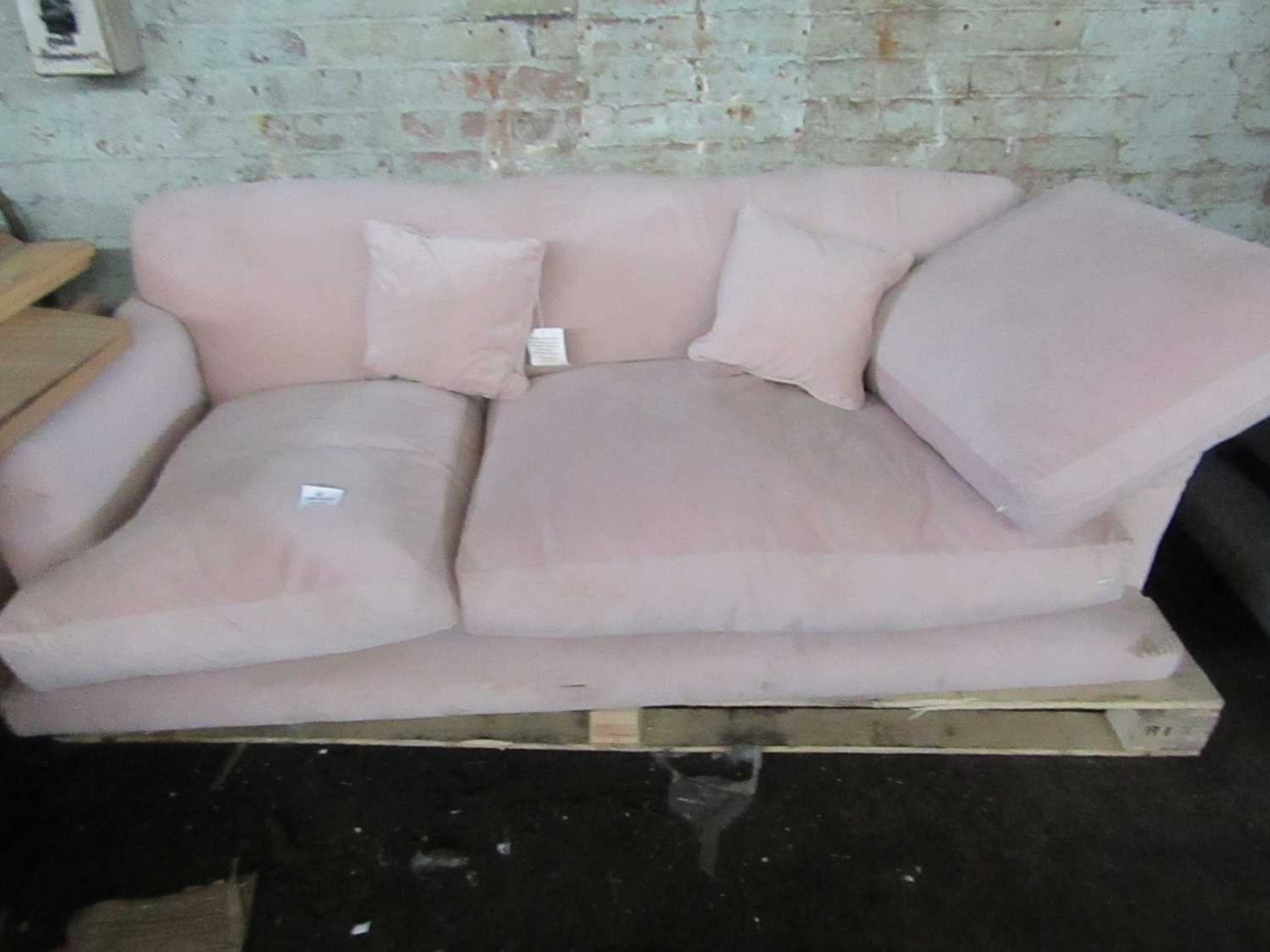 VAT PALLET WITH A SWOON SOFA PART. UNCHECKED