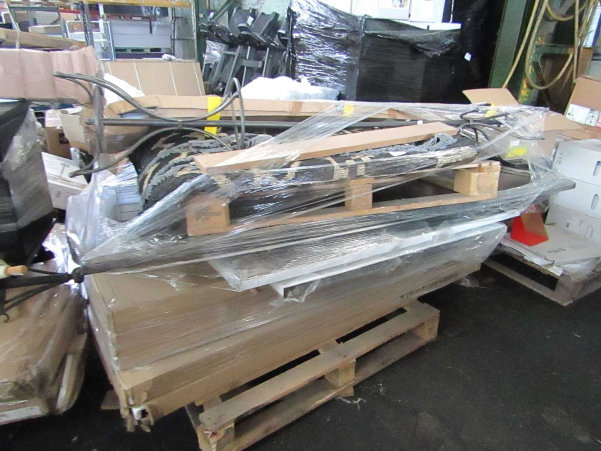 VAT | 1X | PALLET OF FAULTY / MISSING PARTS / DAMAGED CUSTOMER RETURNS FURNITURE UNMANIFESTED |