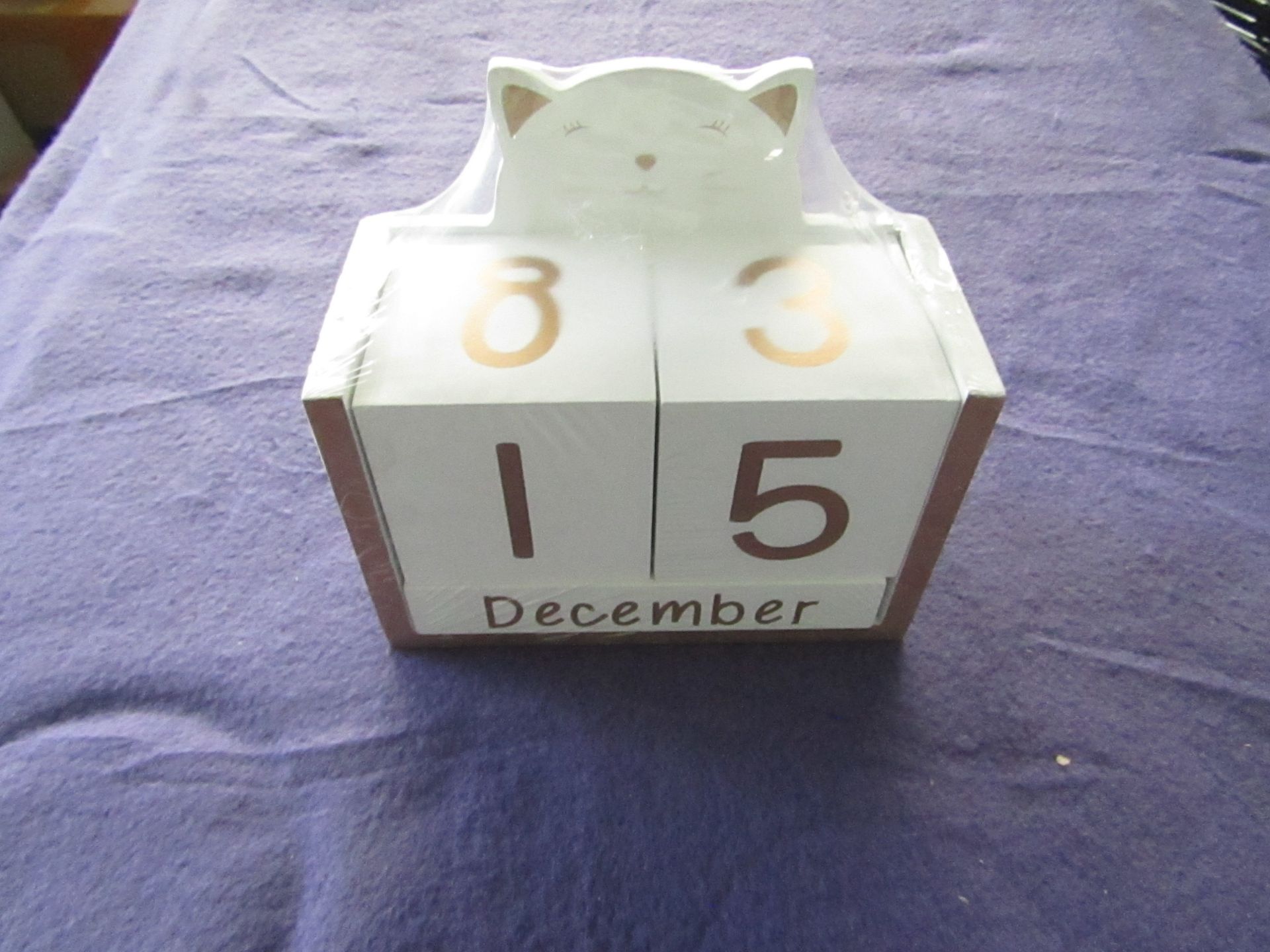 Rowen Group White & Gold Cat Block Calendar RRP ¶œ08.00