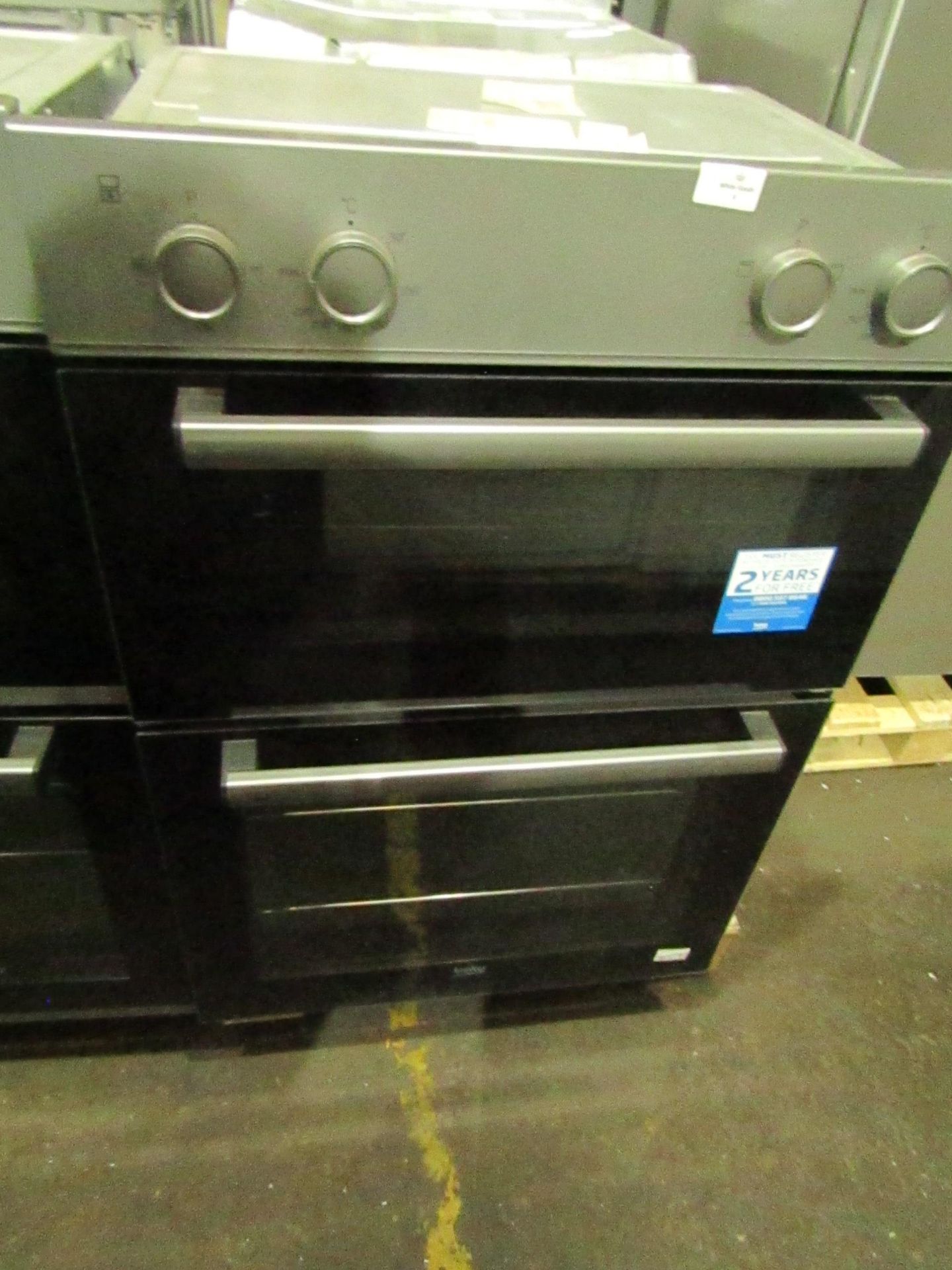 BEKO RecycledNet Electric Double Oven Silver BBXDF21000S RRP ??279.00 - The items in this lot are