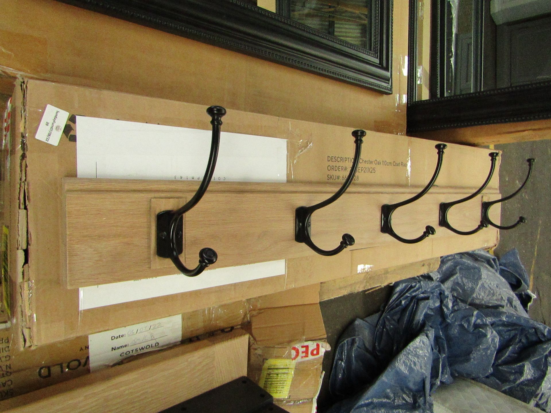 Cotswold Company Chester Oak 5 Hook Coat Rack RRP Â£95.00 - This item looks to be in good