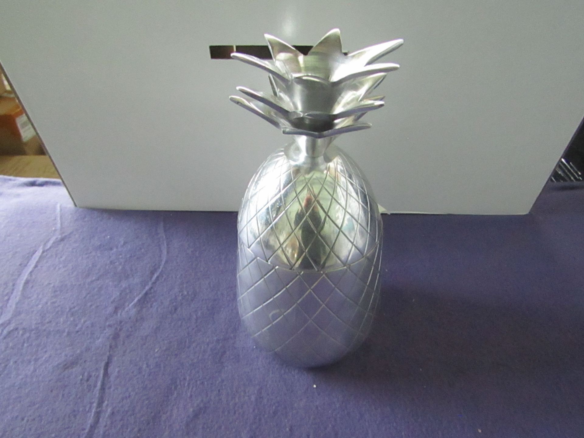 Rowen Group Sanson Silver Pineapple Ice Bucket *Image Needed* RRP Â£54.00 - The items in this lot