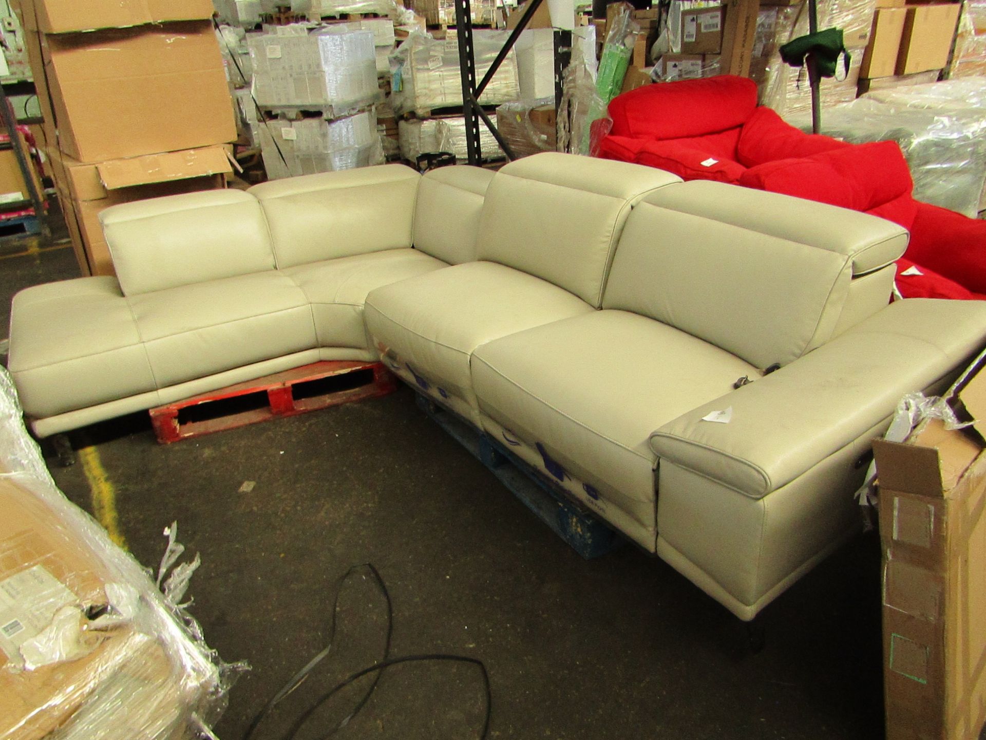 1x Gilman Creek 5 Seater Power Recliner Sofa with USB Charging Points - Cream Leather - Tested - Image 2 of 2