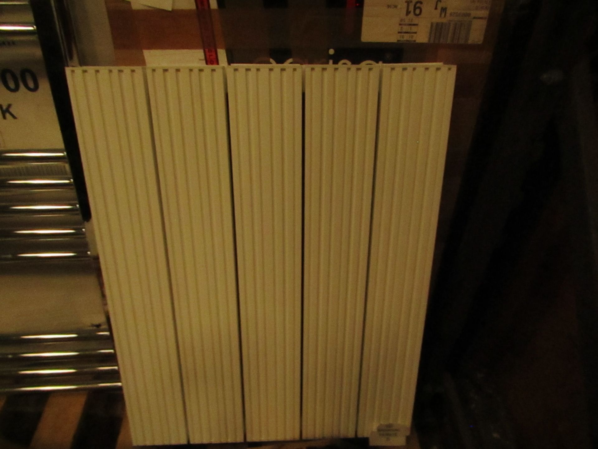 Carisa - Nemo Monza Double White Radiator - 470x600mm - Look To Be In Good Condition, Viewing