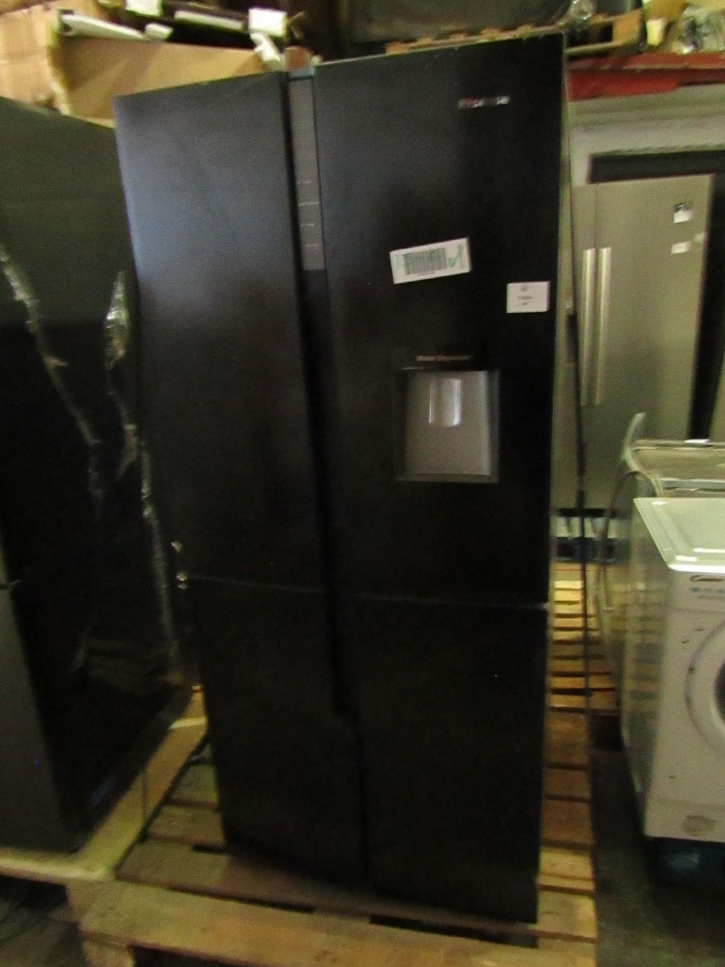 HISENSE American Fridge Freezer Black RQ560N4WBI RRP ??600.00 - The items in this lot are thought to